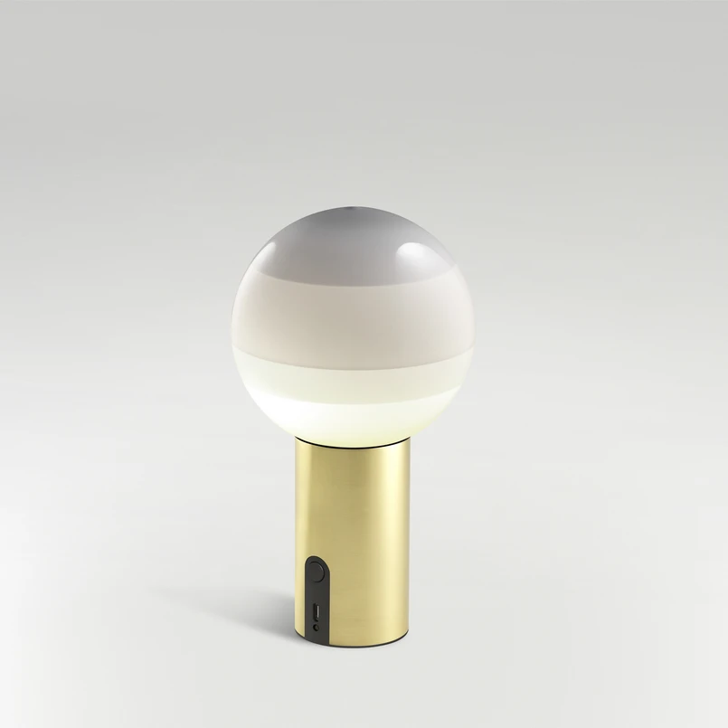 MARSET – Dipping Light Portable Tischleuchte Off-White/Brushed Brass