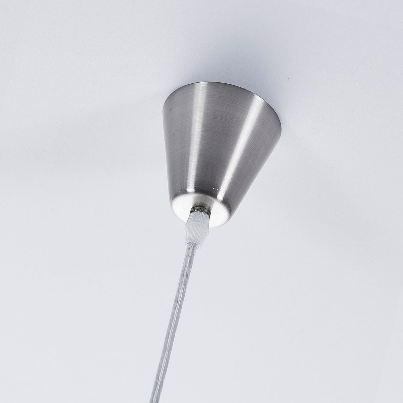 Bolvormige hanglamp Marike van wit opaalglas