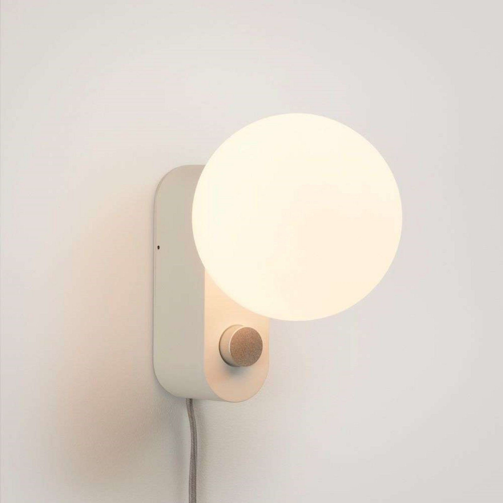 Alumina Bordslampa Chalk w/Sphere IV - Tala