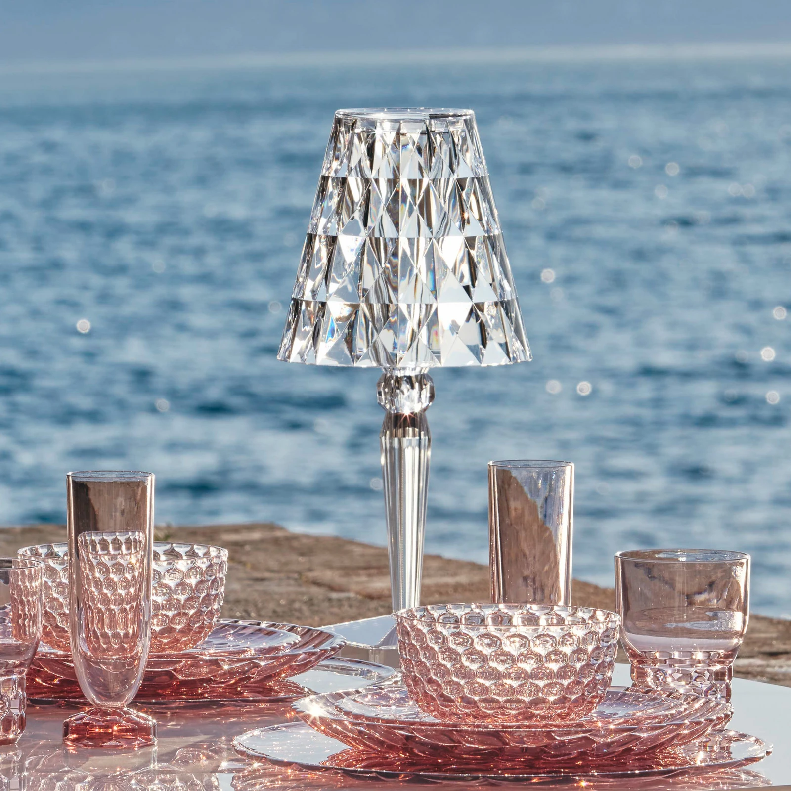 Kartell Big Battery - bordlampe IP54, transparent | Lampegiganten.dk