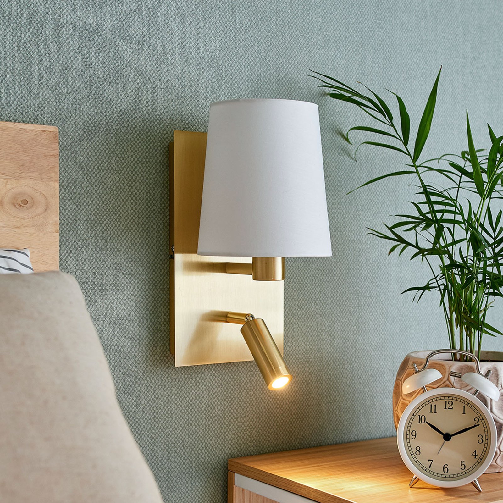 Aiden Vegglampe White/Brass - Lindby