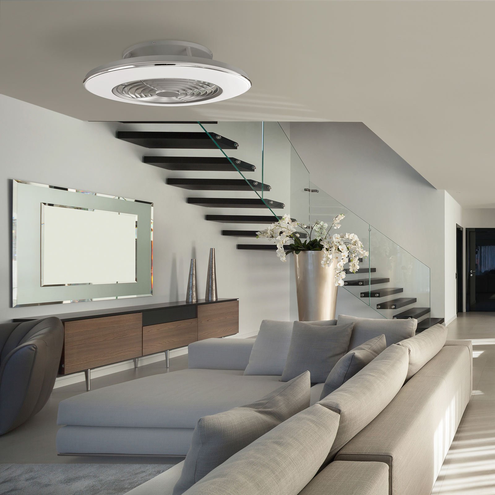 Alisio LED-loftventilator, styrbar via app, krom