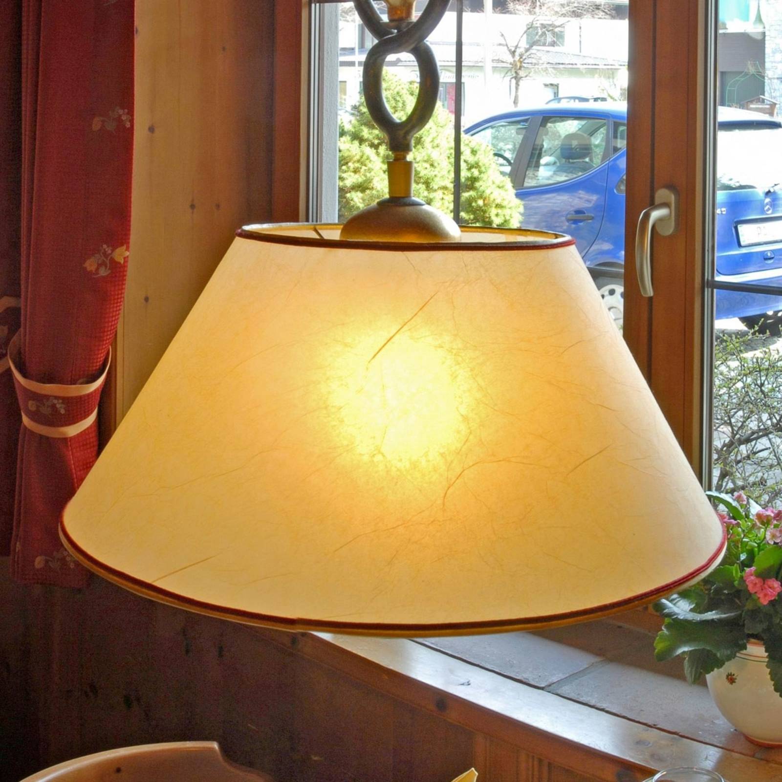 Decoratieve hanglamp PROVENCE CHALET in geel