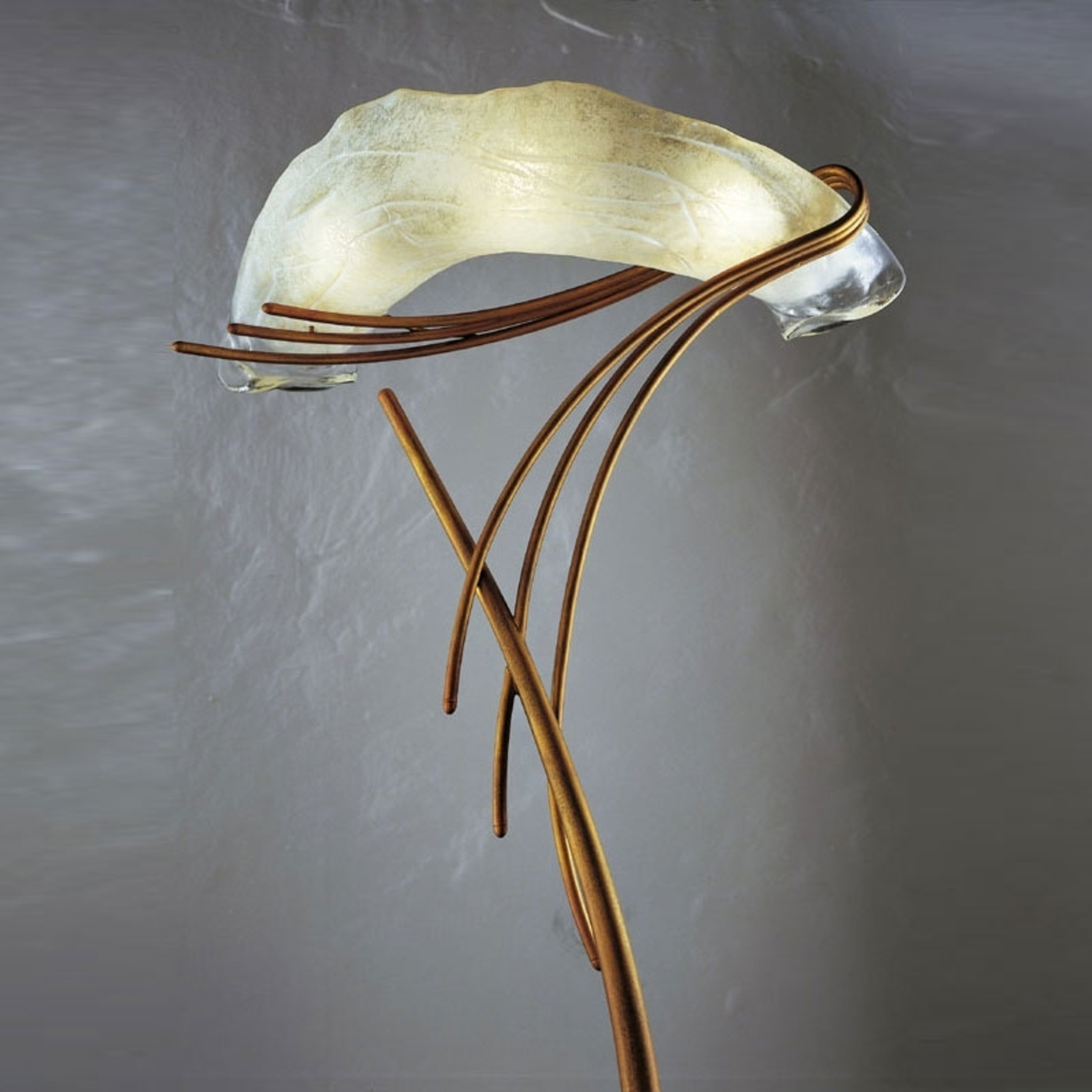 Roma floor lamp with an artistic design Lights.ie