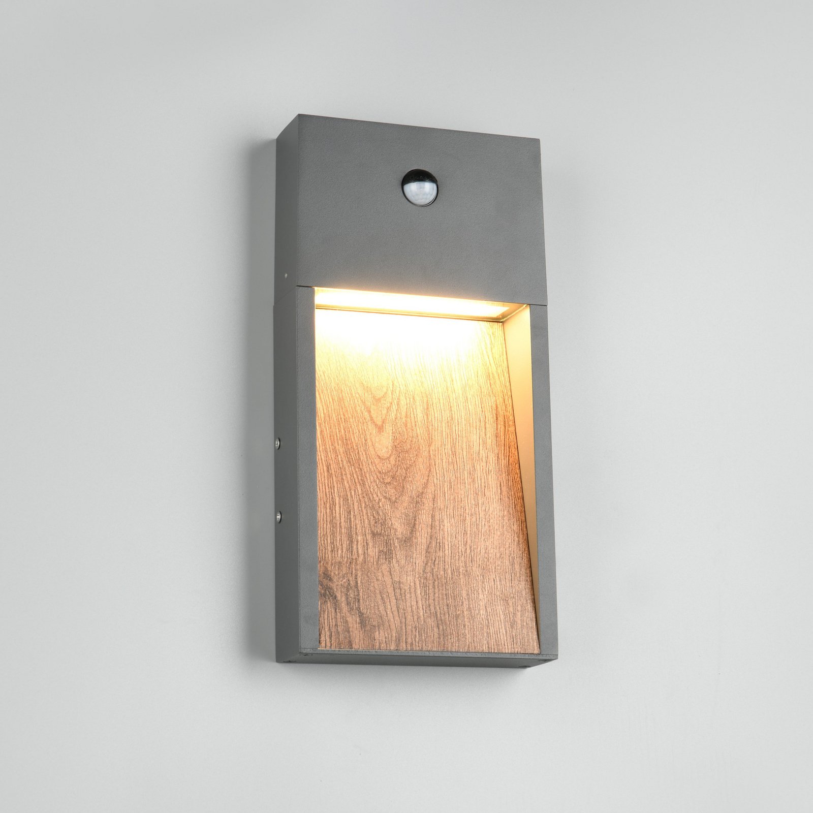 LED sensora āra sienas lampa SALMON, koka izskats, augstums 33 cm IP44 LED sensora āra sienas lampa SALMON, koka izskats, augstums 33 cm IP44