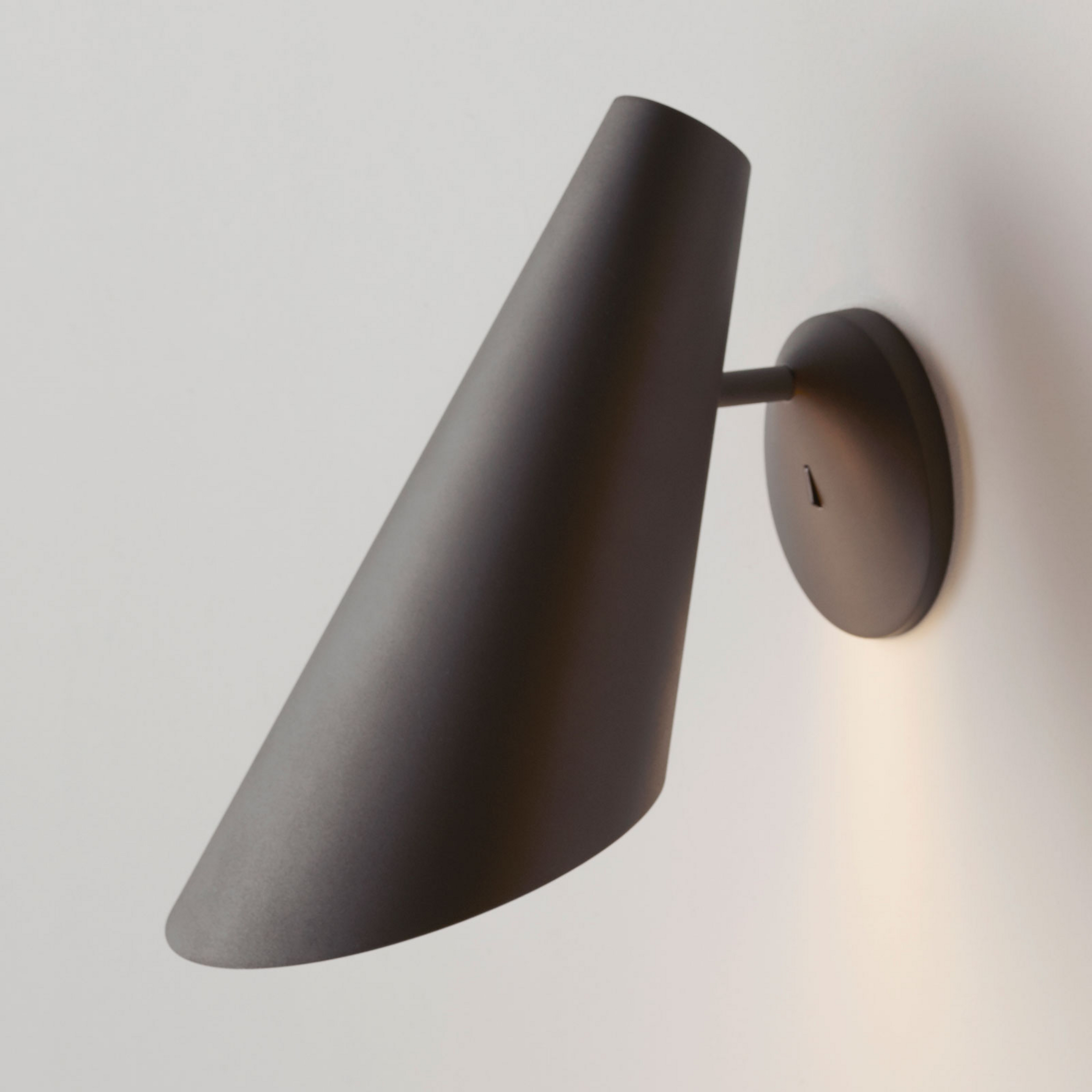 I.Cono 0720 Vägglampa, grå, höjd 28 cm - Vibia