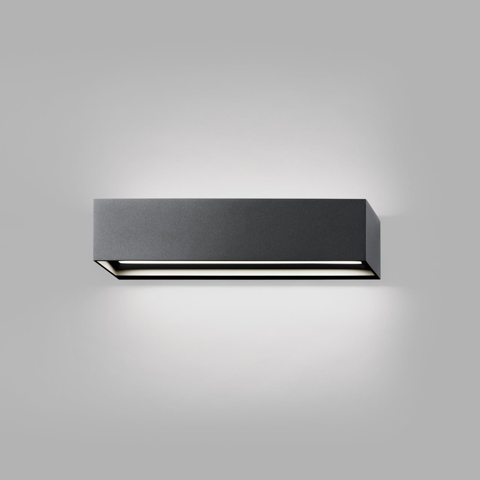 Linea W2 LED-Wandlampe schwarz 30cm, CCT, IP54 - Light-Point