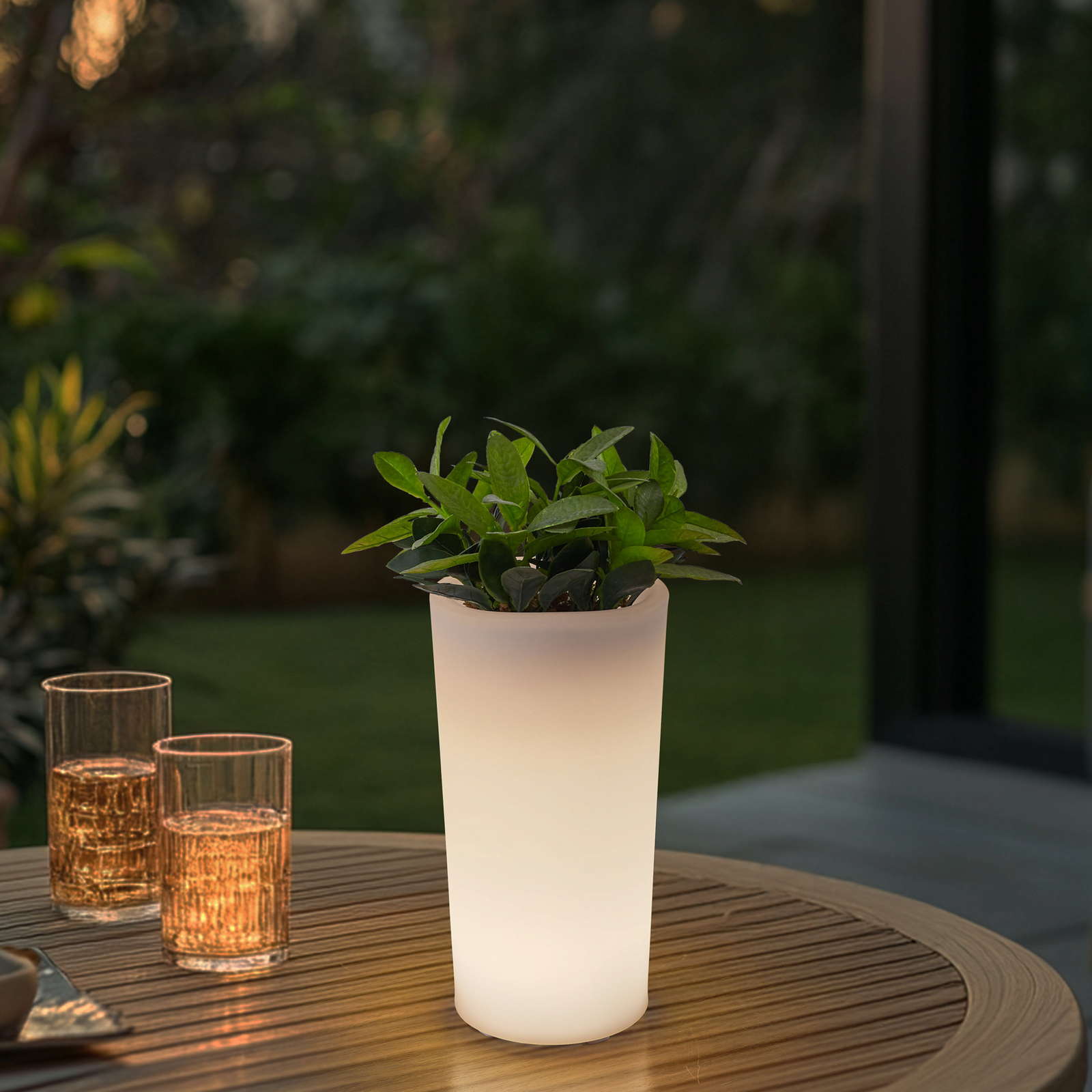 Lindby Vase à fleurs LED rechargeable Florista, RVB, IP54, Ø 12cm, blanc