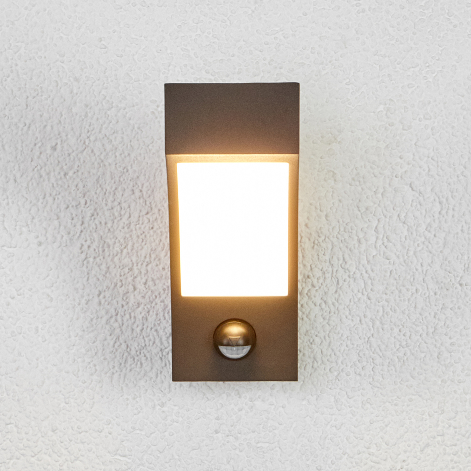 Udendørs LED væglampe Lennik med bevægelsessensor