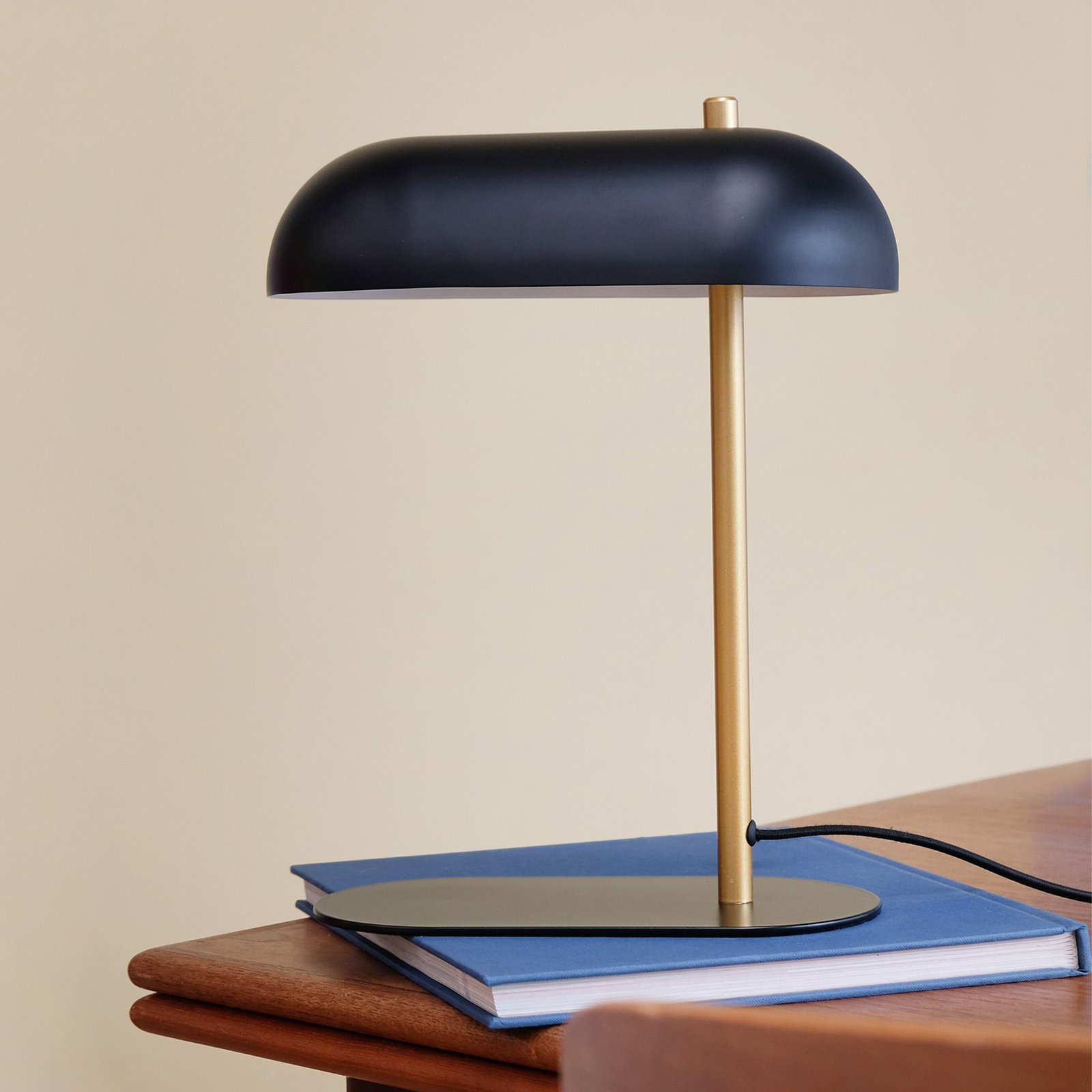 Arch Tischleuchte Matt Black/Brass - DybergLarsen