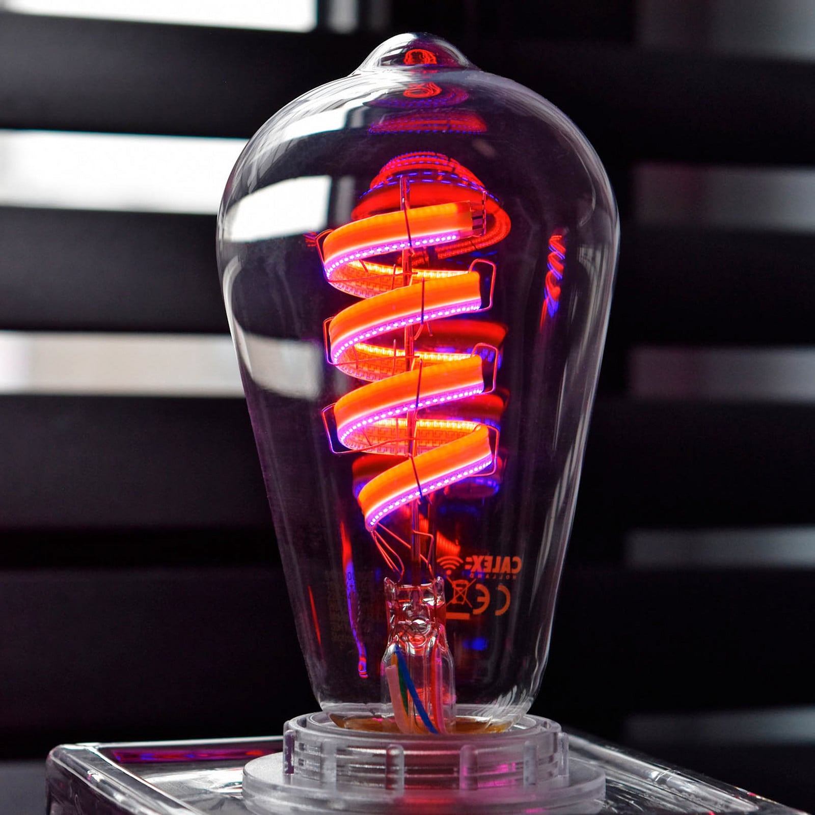 Calex Smart Rustic E27 ST64 LED 4.9W Filament RGBW - clar - Sticlă