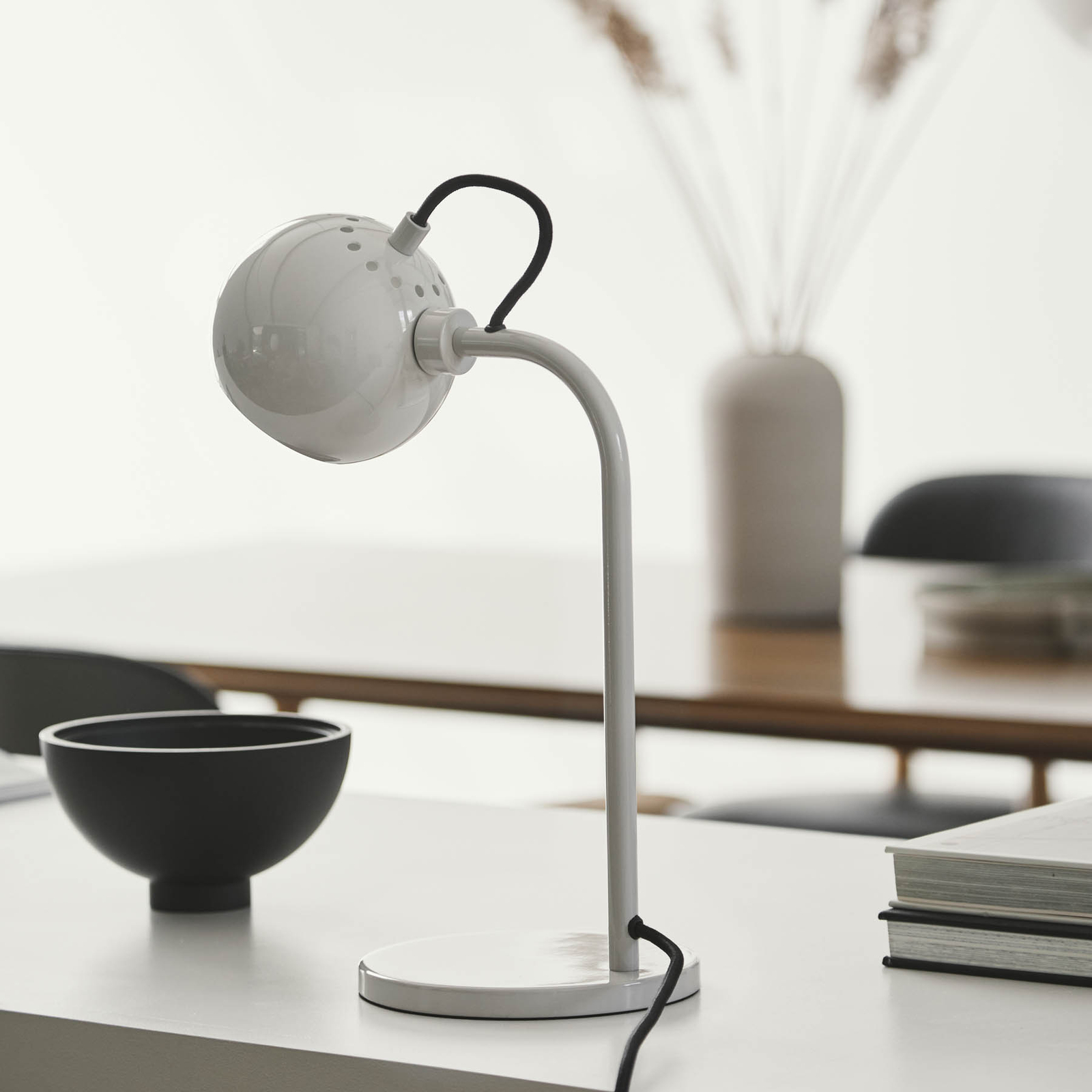 Ball Single Table Lamp Glossy Pale Grey - Frandsen
