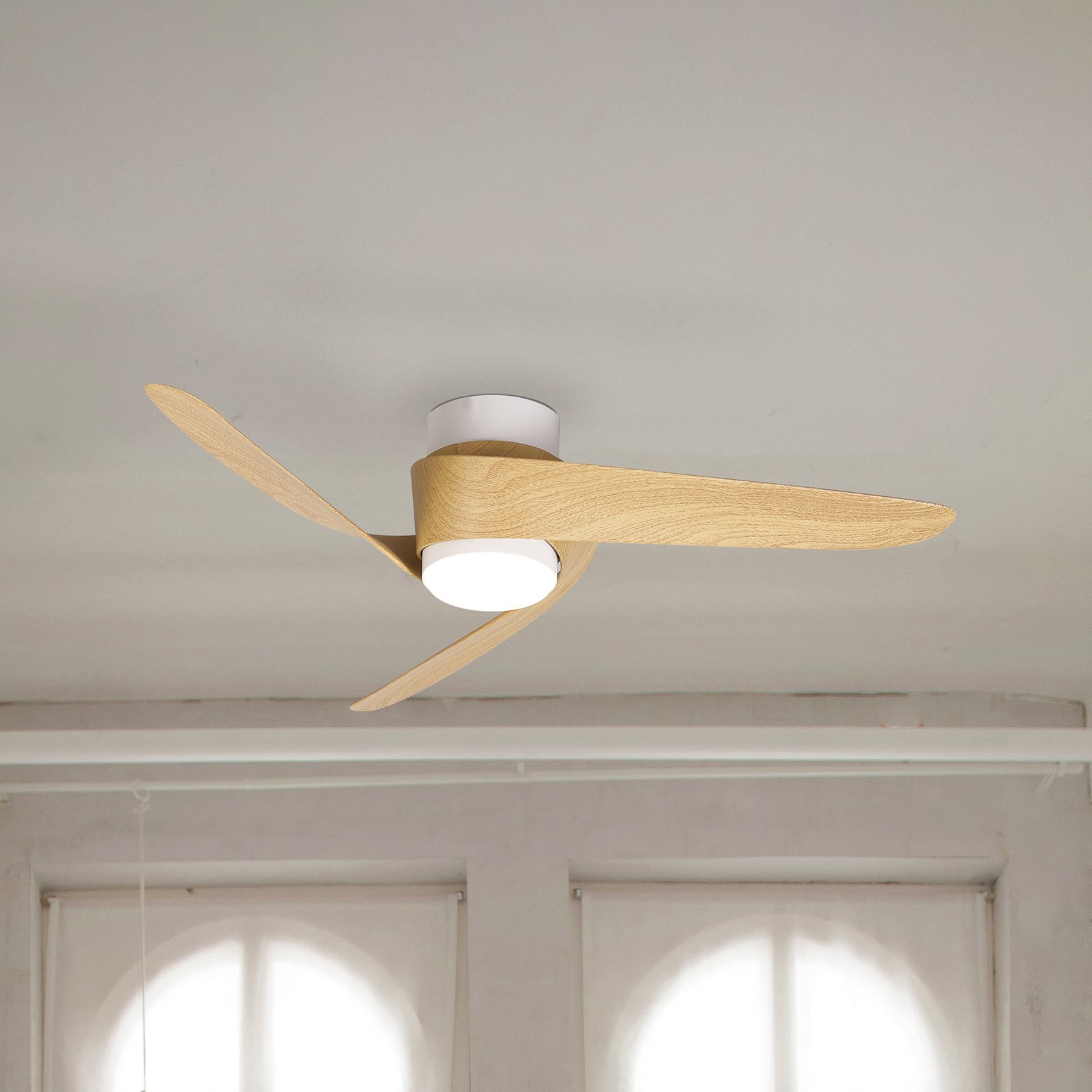 Ventilateur de plafond LED Island décor bois DC silencieux Ø 102 cm CCT