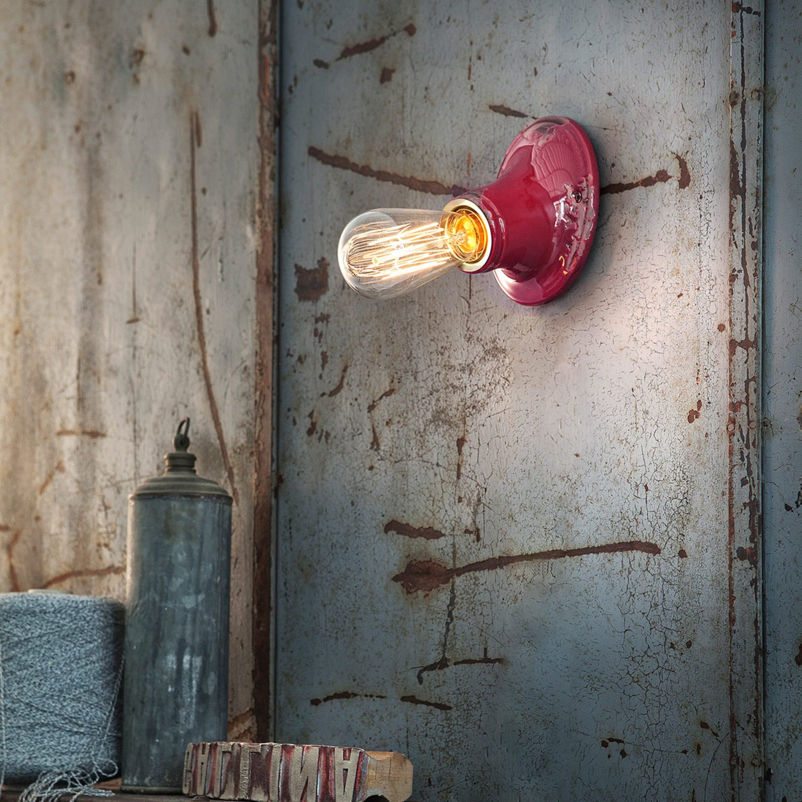 C115 fali lámpa vintage stílusú borvörös színben