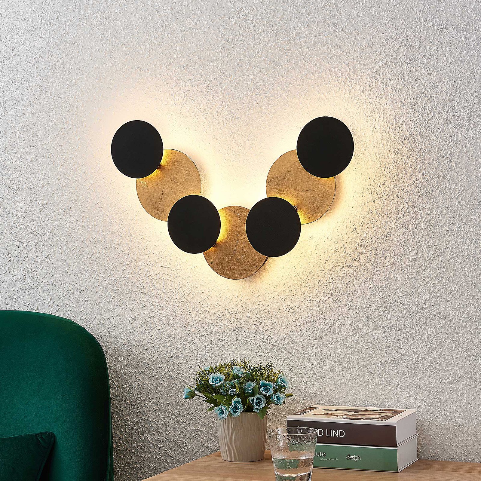 Grazyna 9 LED Wall Lamp Black/Gold - Lindby