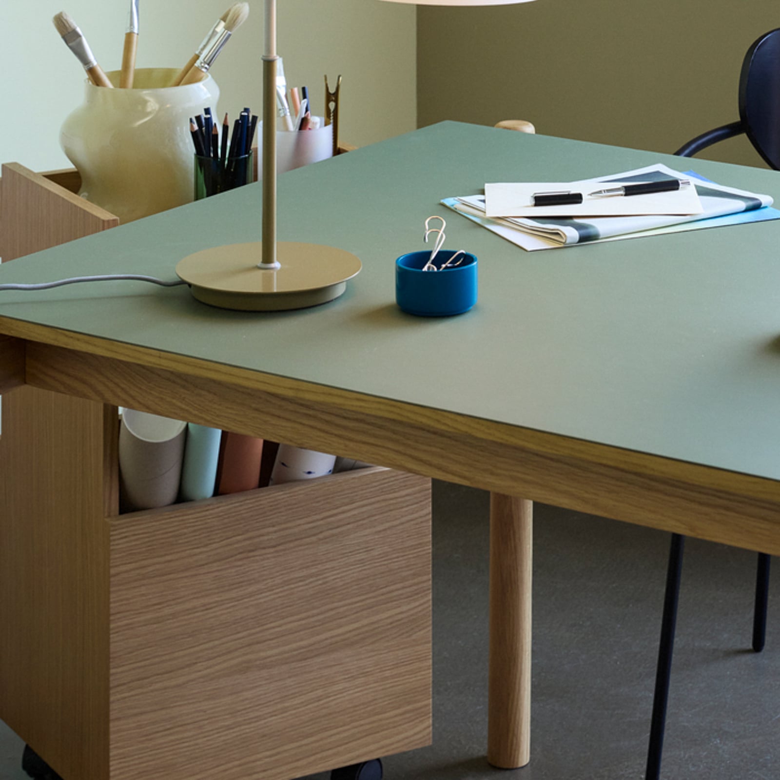 Carrello da portata Forma, rovere chiaro, altezza 70 cm - Hübsch