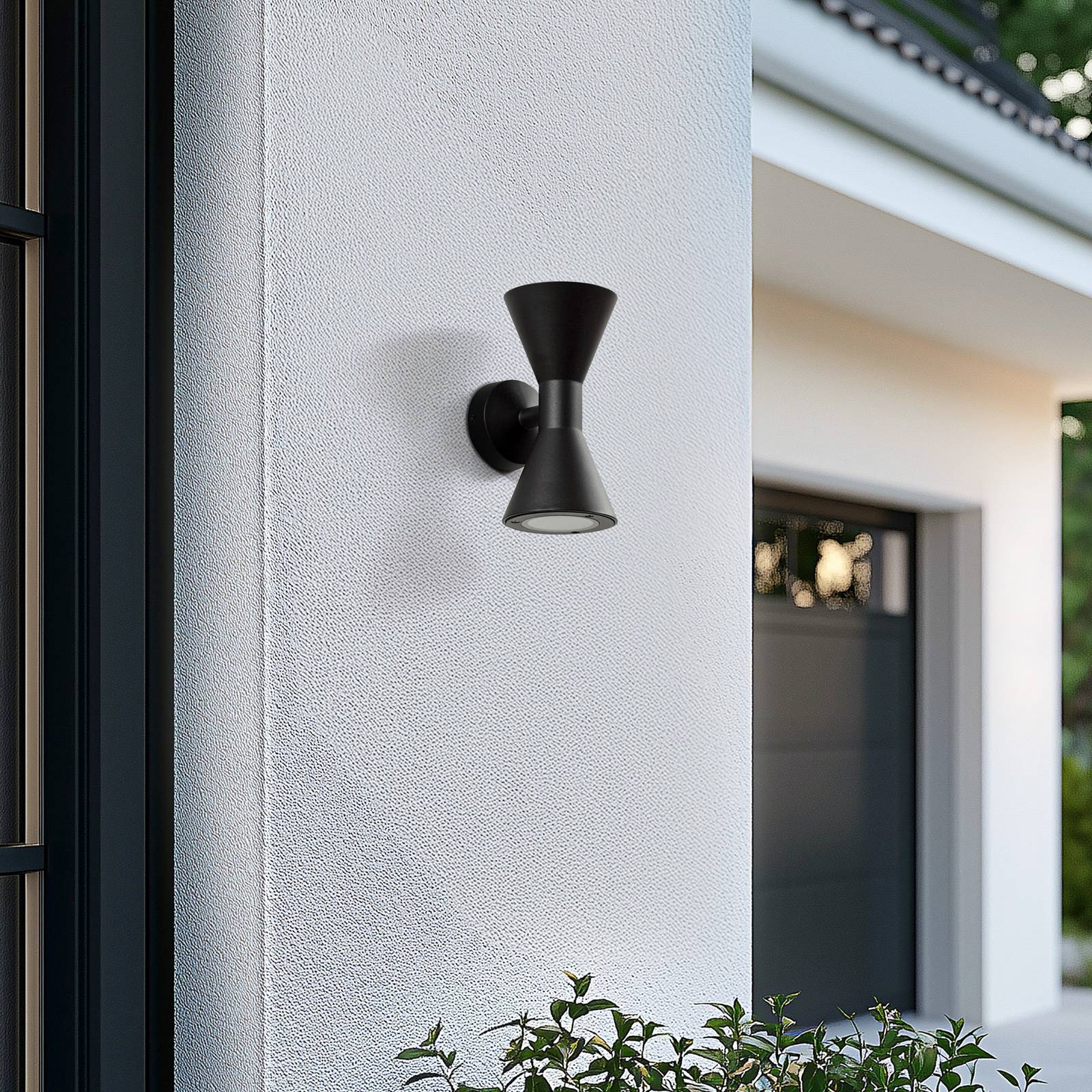 Kinkiet zewnętrzny Lucande Xalor, czarny, IP65, metal, GU10