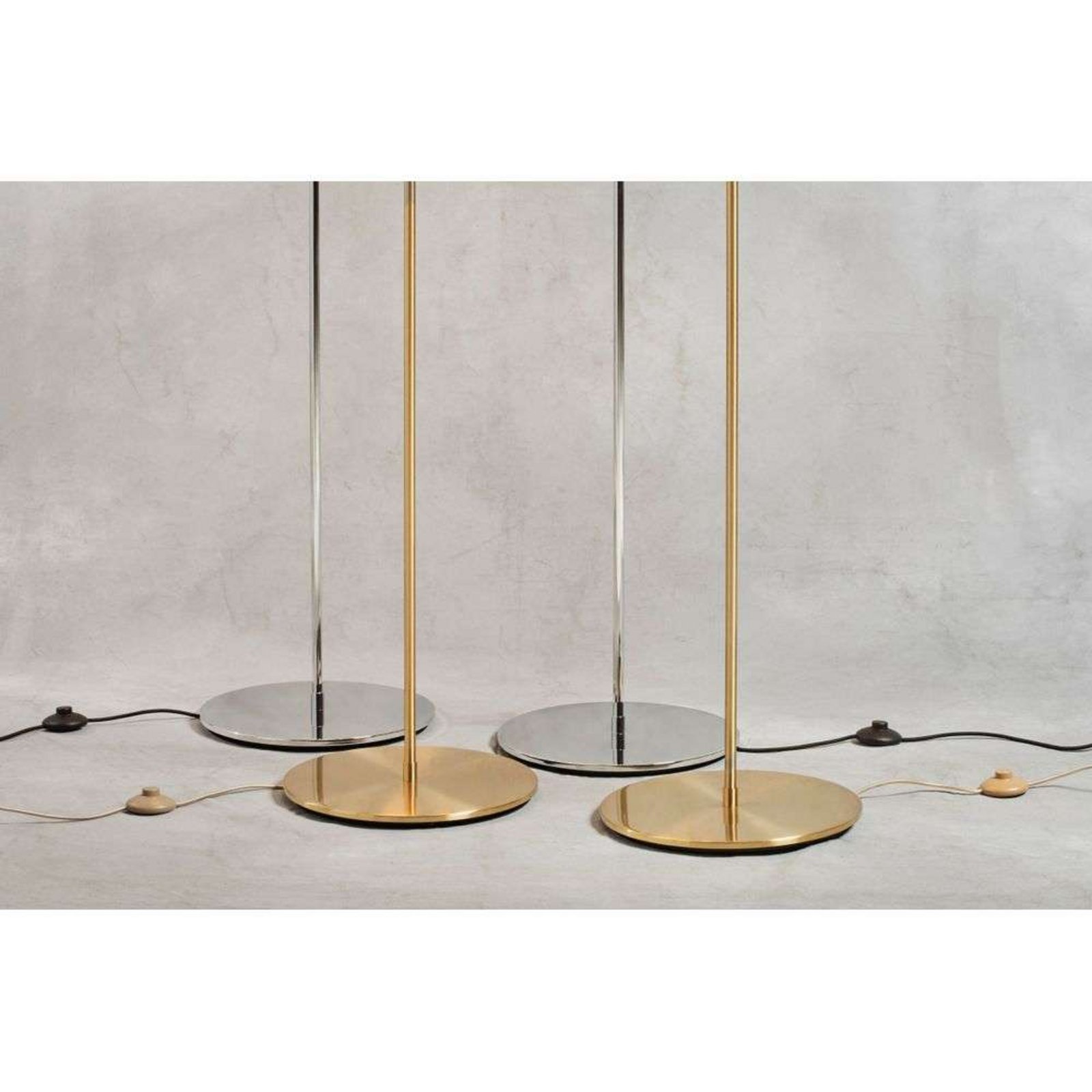 Multi-Lite Candeeiro de Pé Brass/Black - GUBI