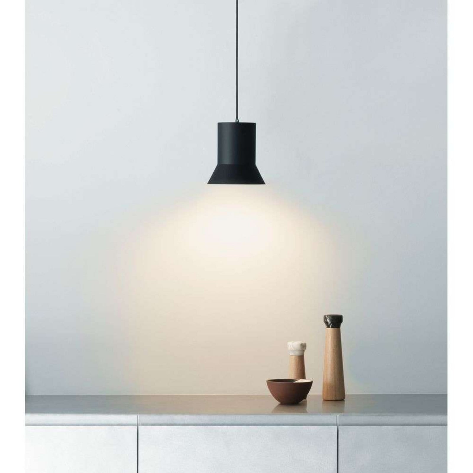 Hat Pendel Medium Black Normann Copenhagen - Stue - Aluminium