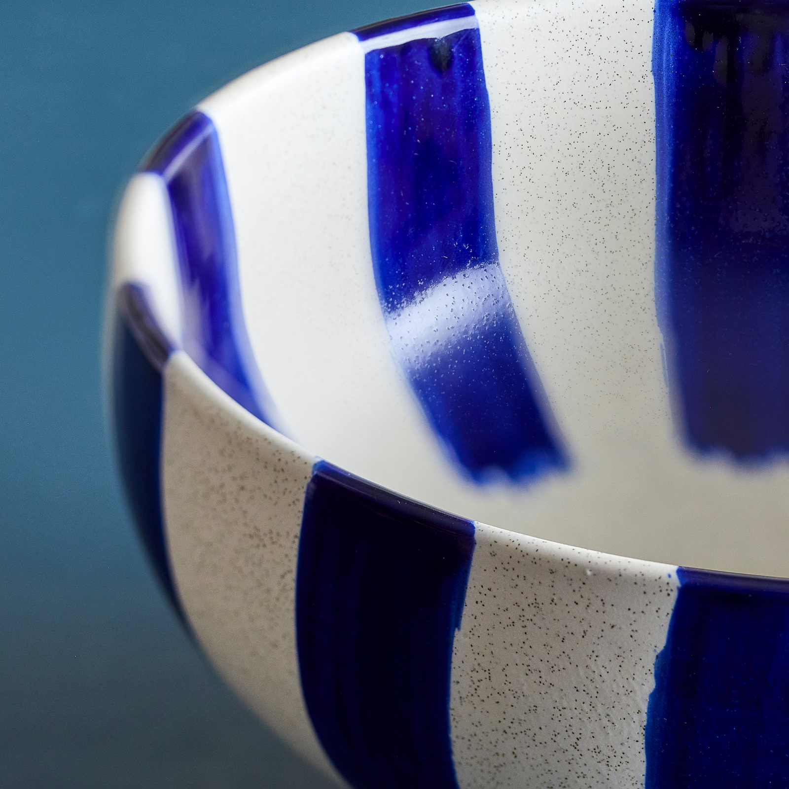 Bol Shakti, bleu/blanc, hauteur 12 cm, céramique - Bloomingville