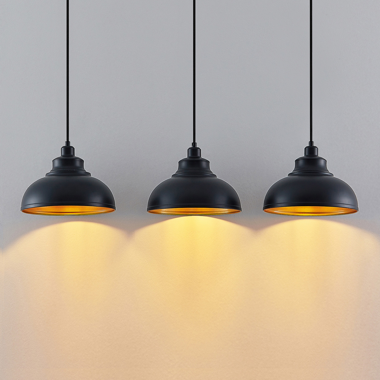 Lindby Emna pendant light, 3-bulb, black/gold
