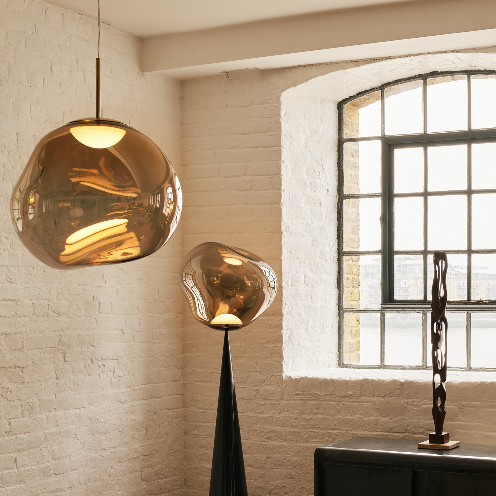 Tom Dixon LED obesna svetilka Melt, Ø 50 cm, bronasta