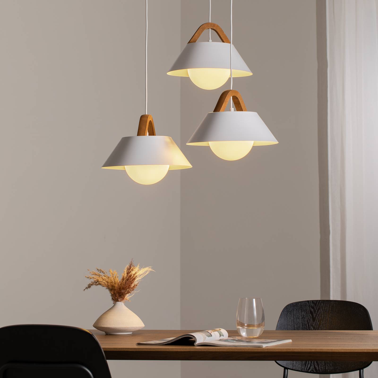 Hängelampe Funda, braun/weiß, Ø 64 cm, Stahl/Holz, 3-flg. günstig online kaufen
