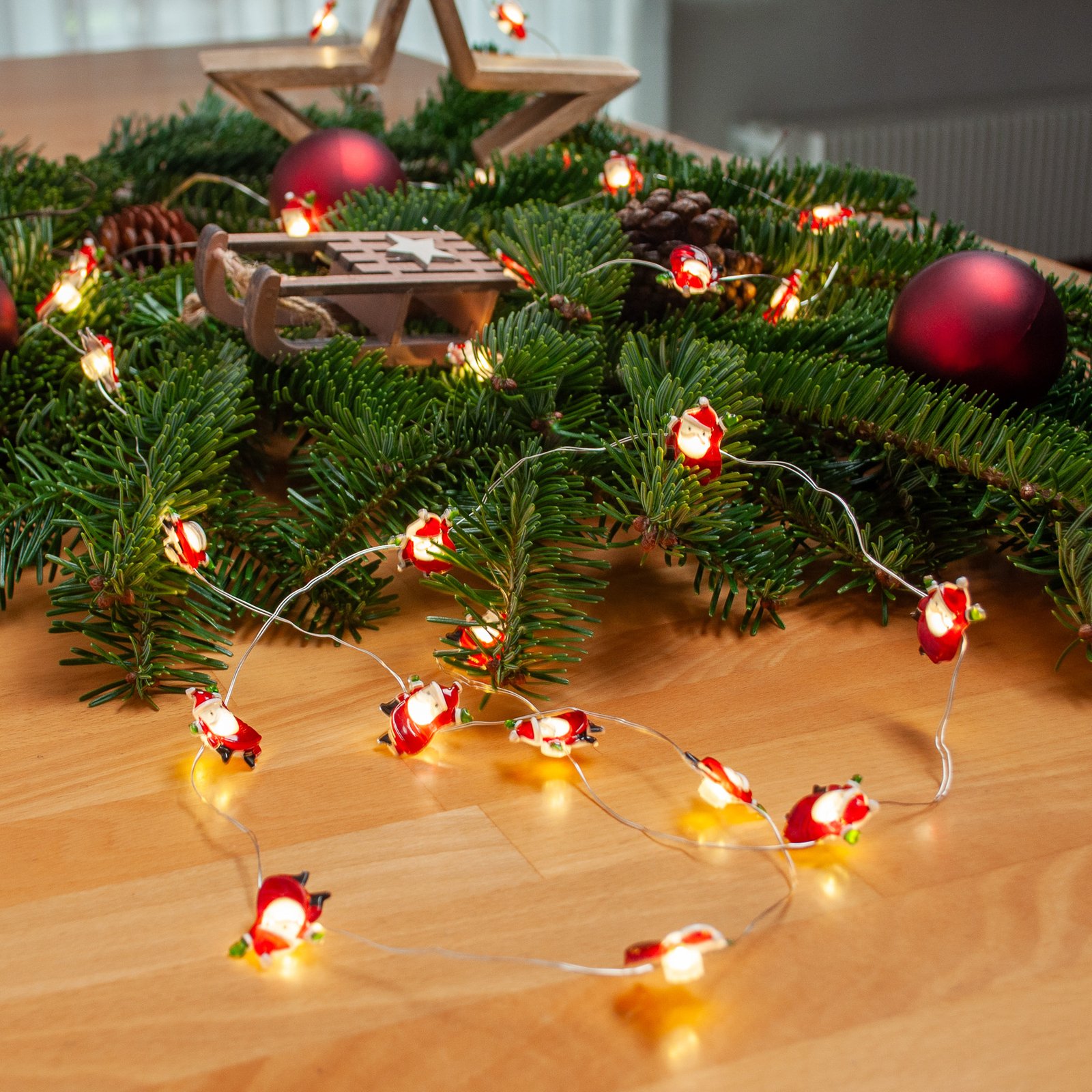 Lindby Motje LED-Lichterkette, Weihnachtsmann