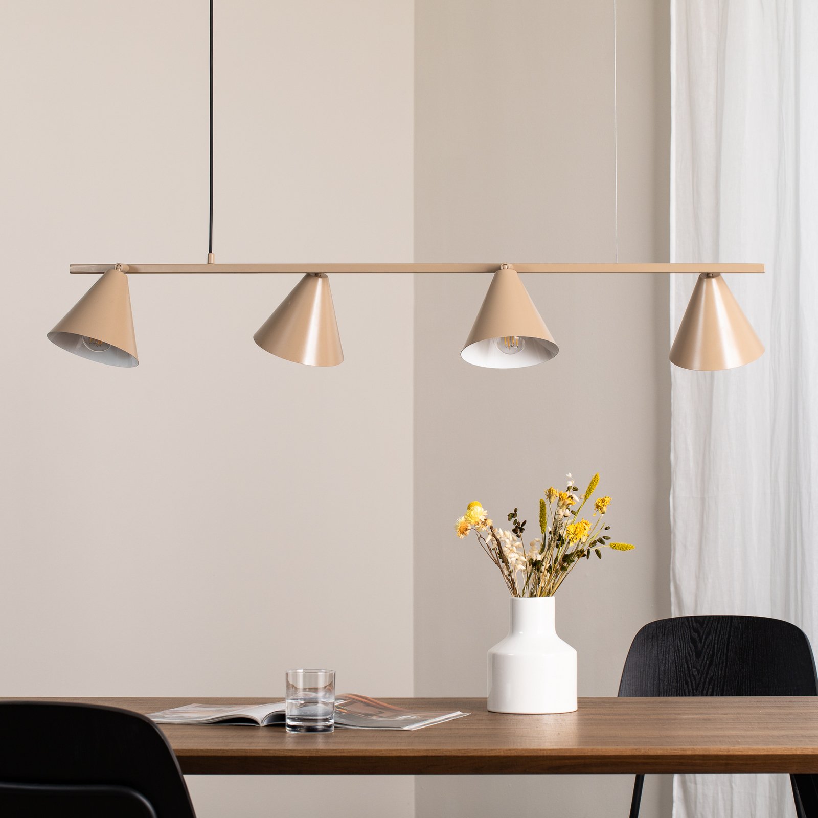Hängeleuchte Form 4, beige, Metall, 4-flammig, Kegel, E27