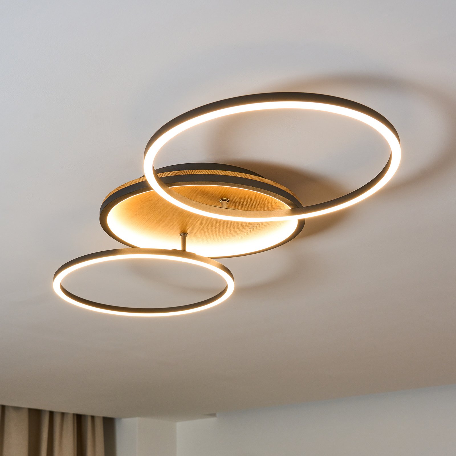 Lampa sufitowa LED Kiru, sosna, długość 87,4 cm, 2-punktowa, drewno