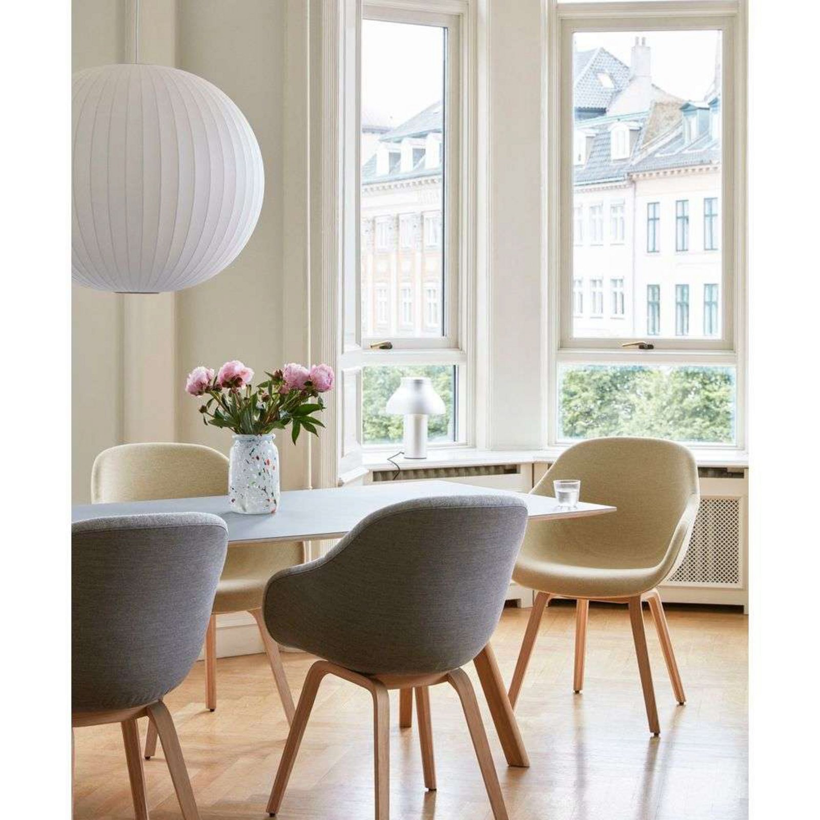 Nelson Ball Bubble Lampada a Sospensione M Off-White - Herman Miller