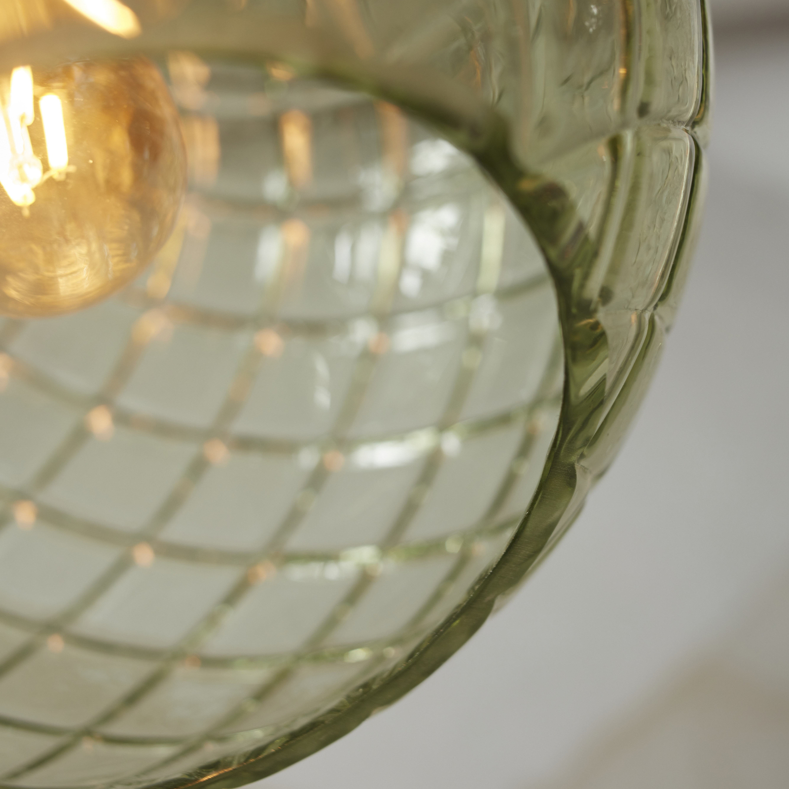 Het gaat om RoMi hanglamp Venetië, globe, groen, glas, E27