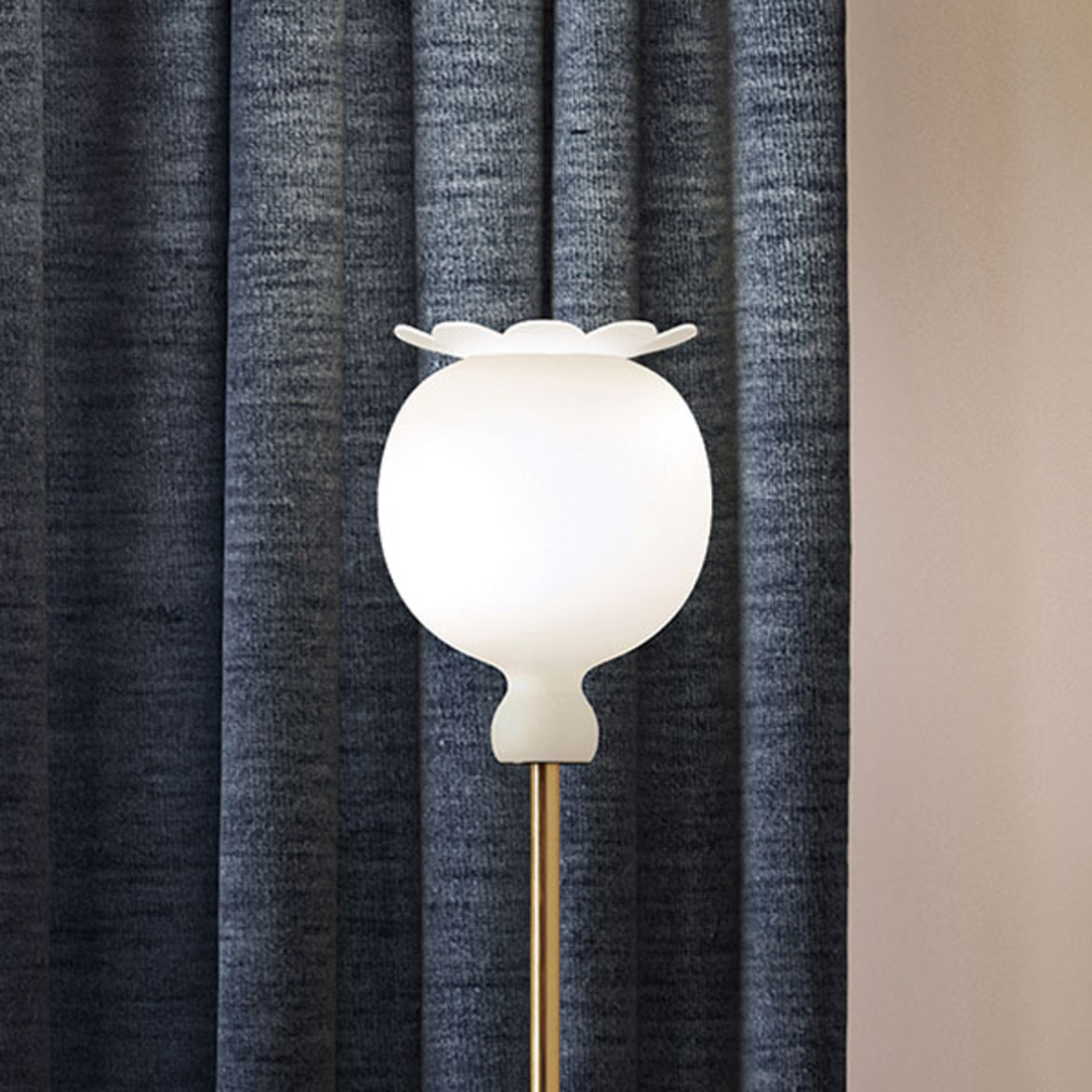Kundalini Opyo floor lamp, handblown, white