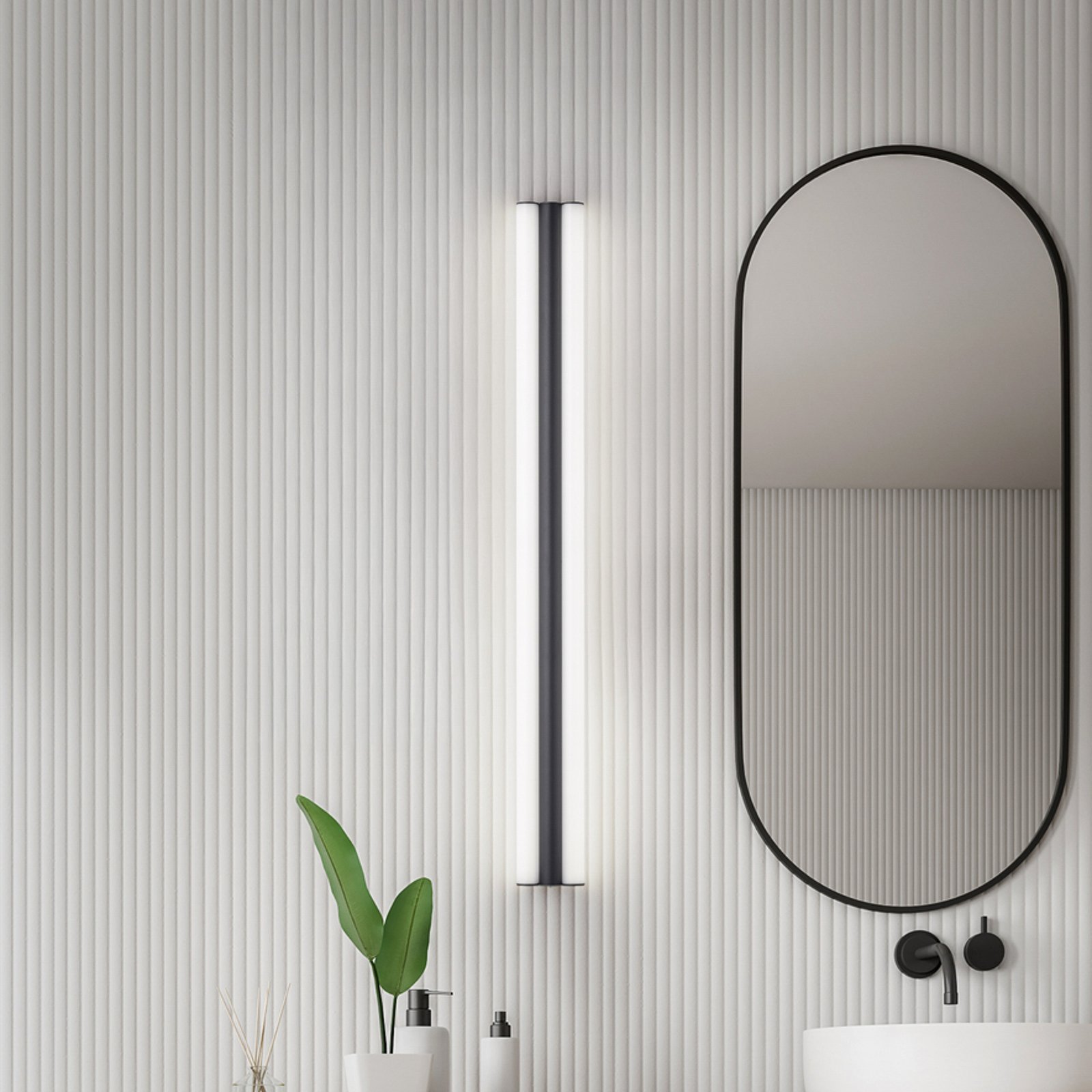 Helestra LED mirror lamp LOOM, length 120 cm, black, IP44