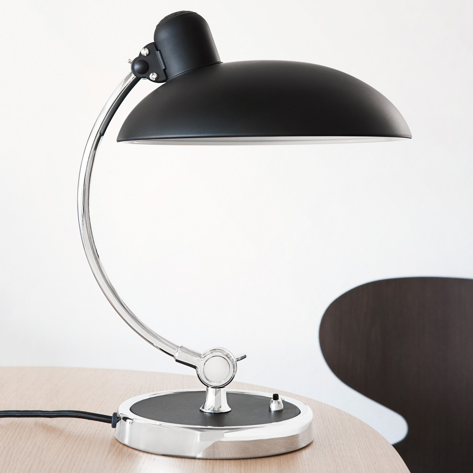 FRITZ HANSEN Kaiser Idell Luxus noir mat/chrome