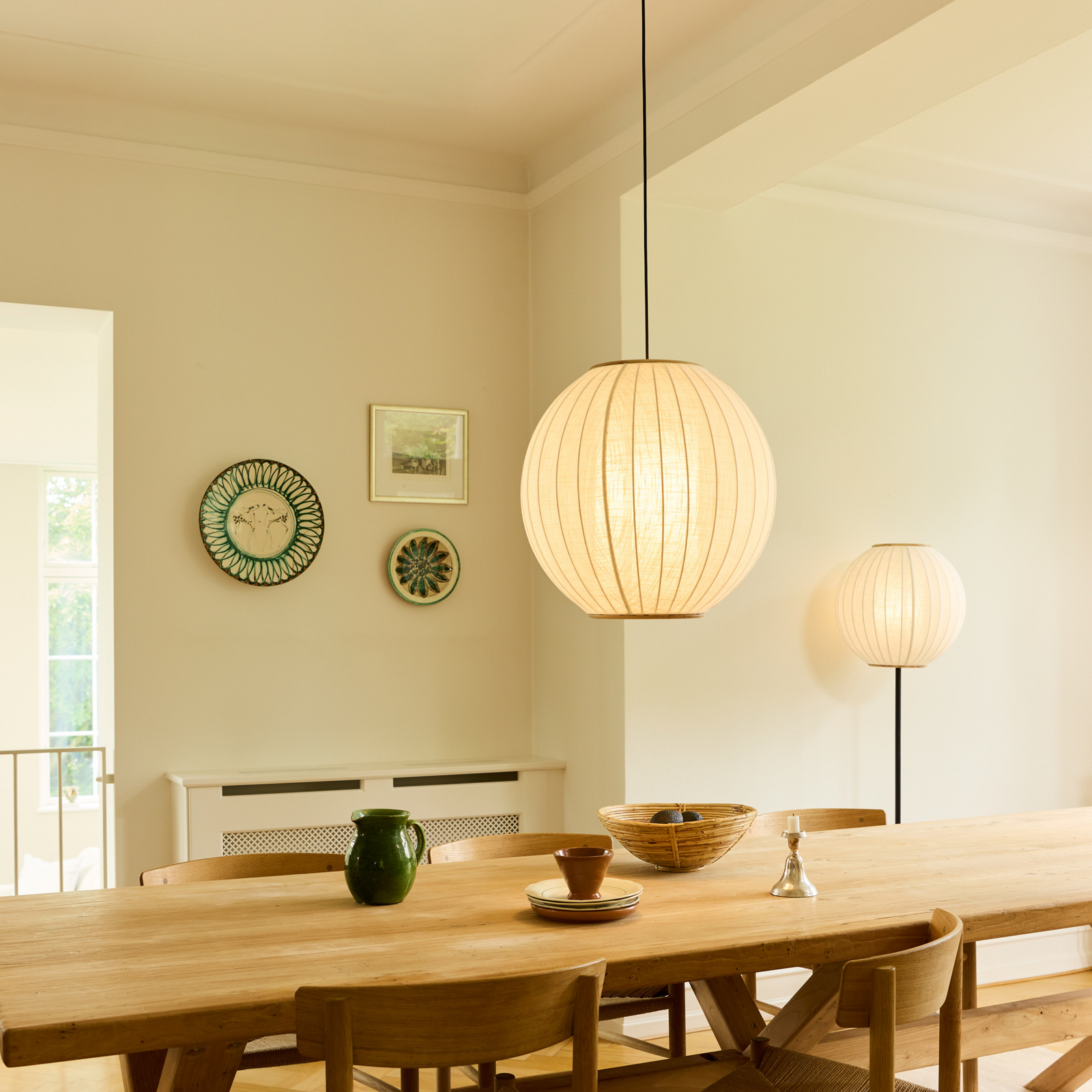 Candeeiro de pé BALLOON, altura 150 cm, creme, tecido - Halo Design Candeeiro de pé BALLOON, altura 150 cm, creme, tecido - Halo Design