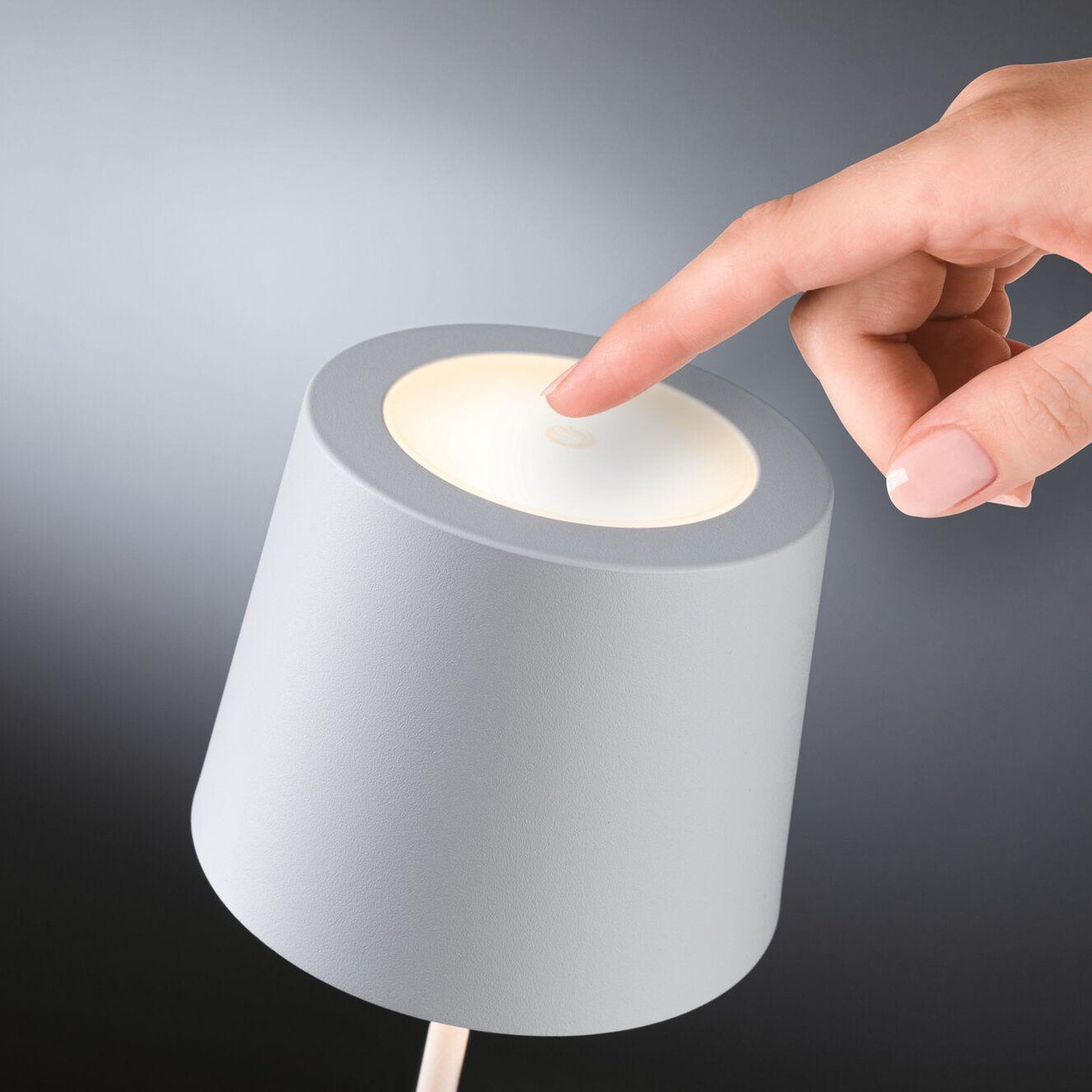 Paulmann LED rechargeable table lamp Gilo, white, plastic, IP44