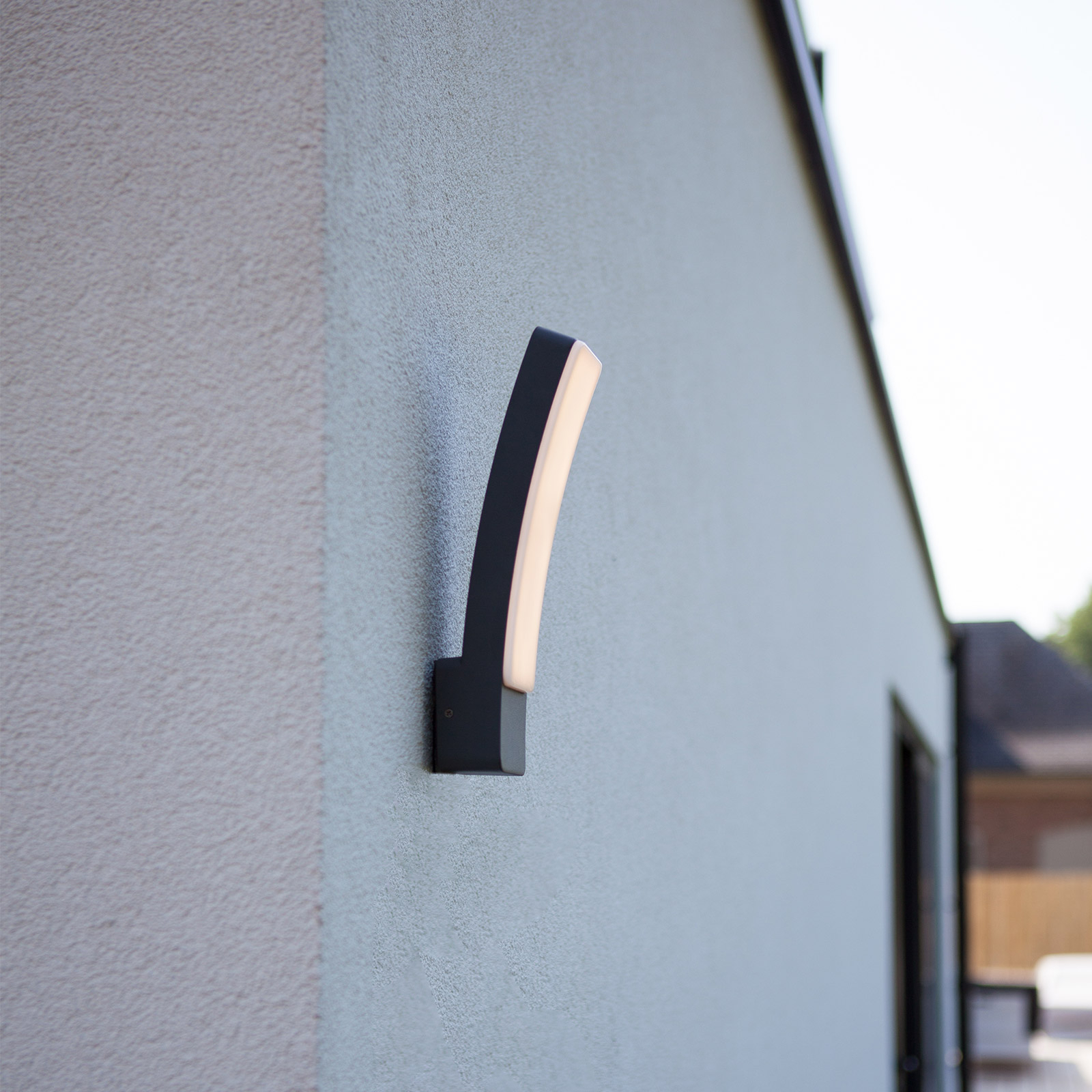 Kira LED outdoor wall light with Tuya technology