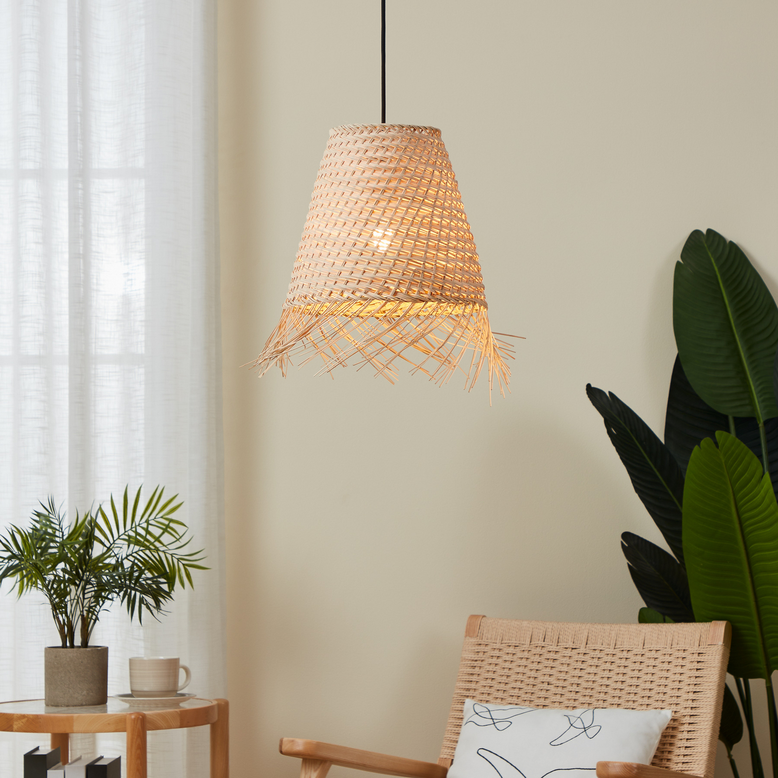 Висяща лампа Aycliffe с абажур от ратан, Ø 30 cm Висяща лампа Aycliffe с абажур от ратан, Ø 30 cm