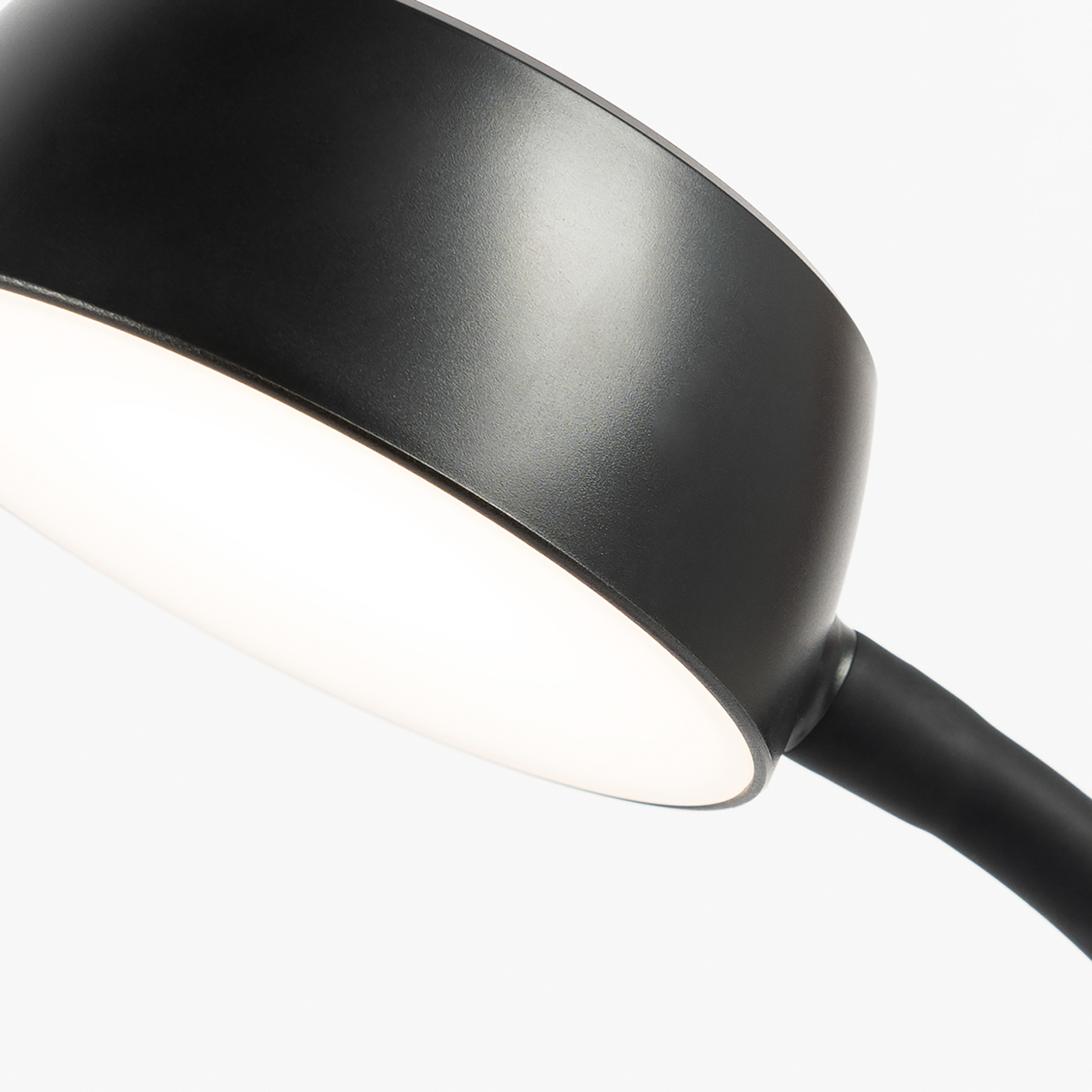 Lindby Tijan LED-Tischleuchte, schwarz, Flexarm
