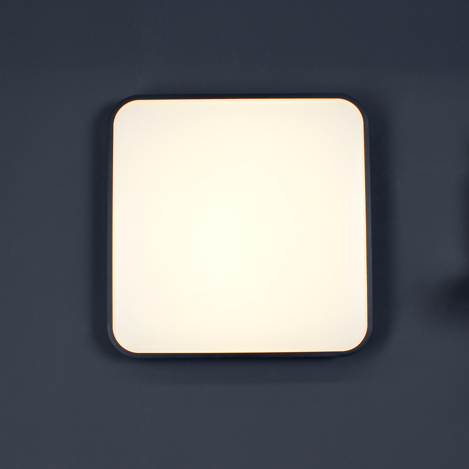 Lampa sufitowa LED Tetra z funkcją CCT, czarna