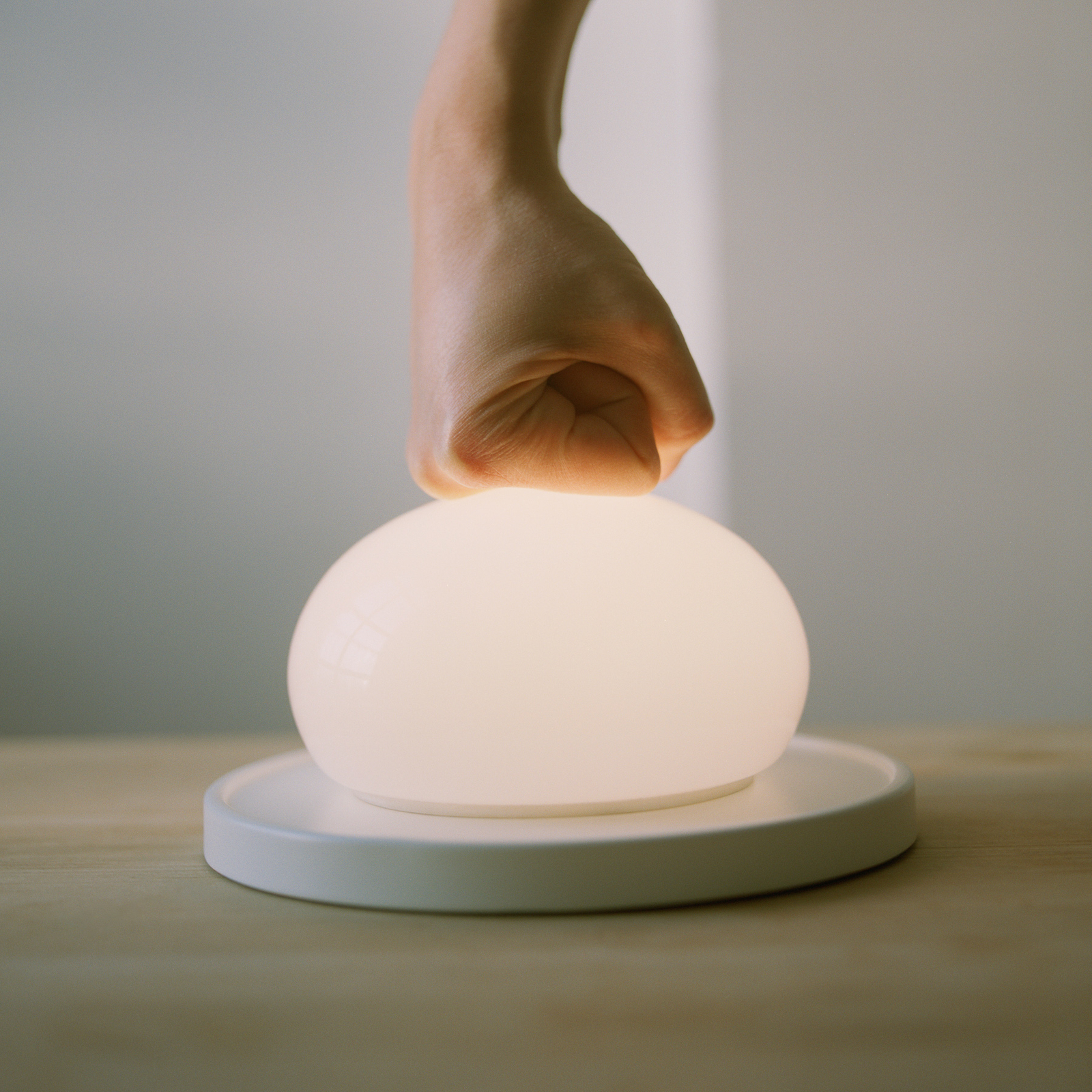 MARSET Bolita lámpara de mesa LED atenuable blanco