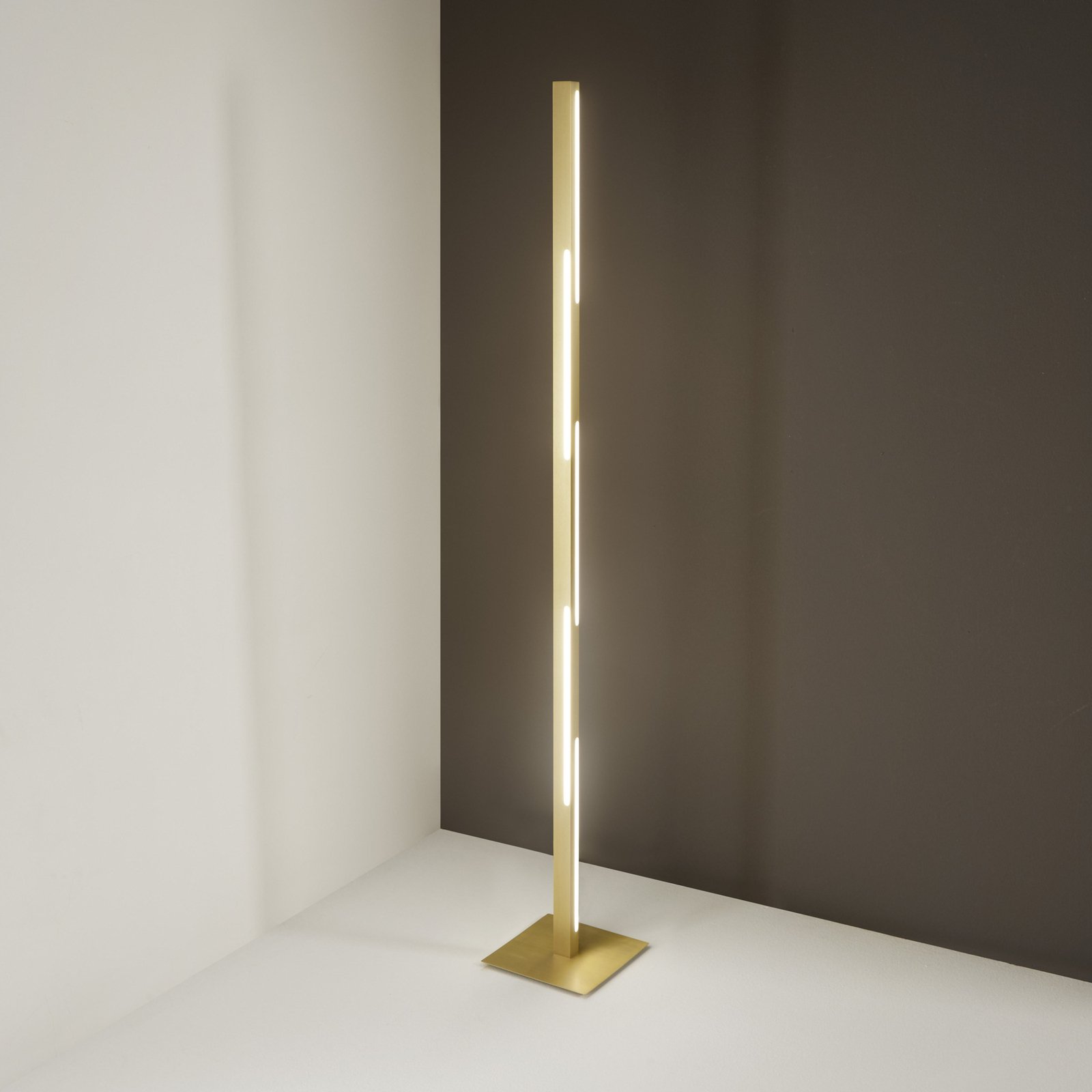 Lámpara de pie LED Ling, latón, altura 165 cm, atenuable, metal
