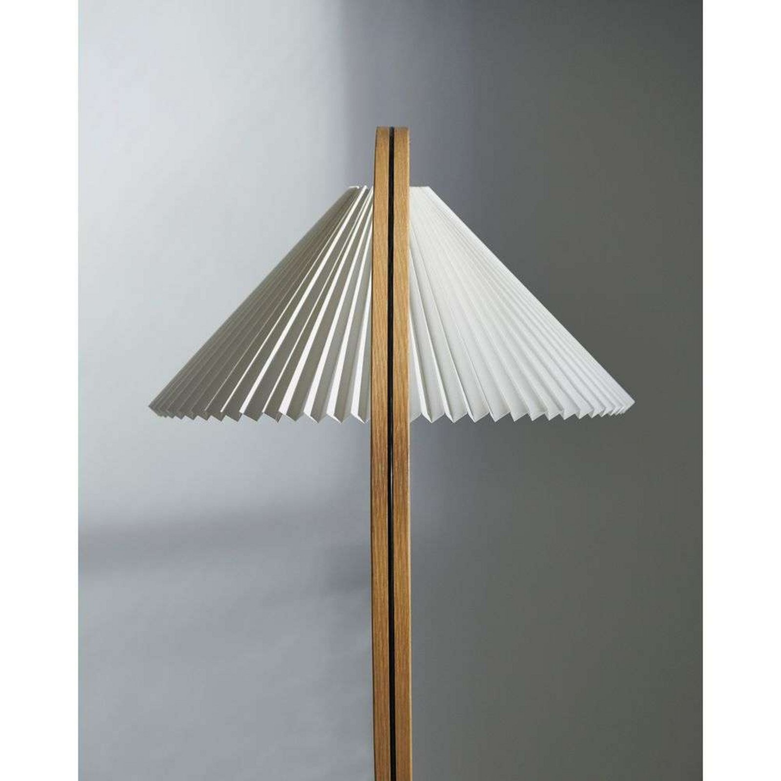 Timberline Lampadar White/Oak/Birch - GUBI