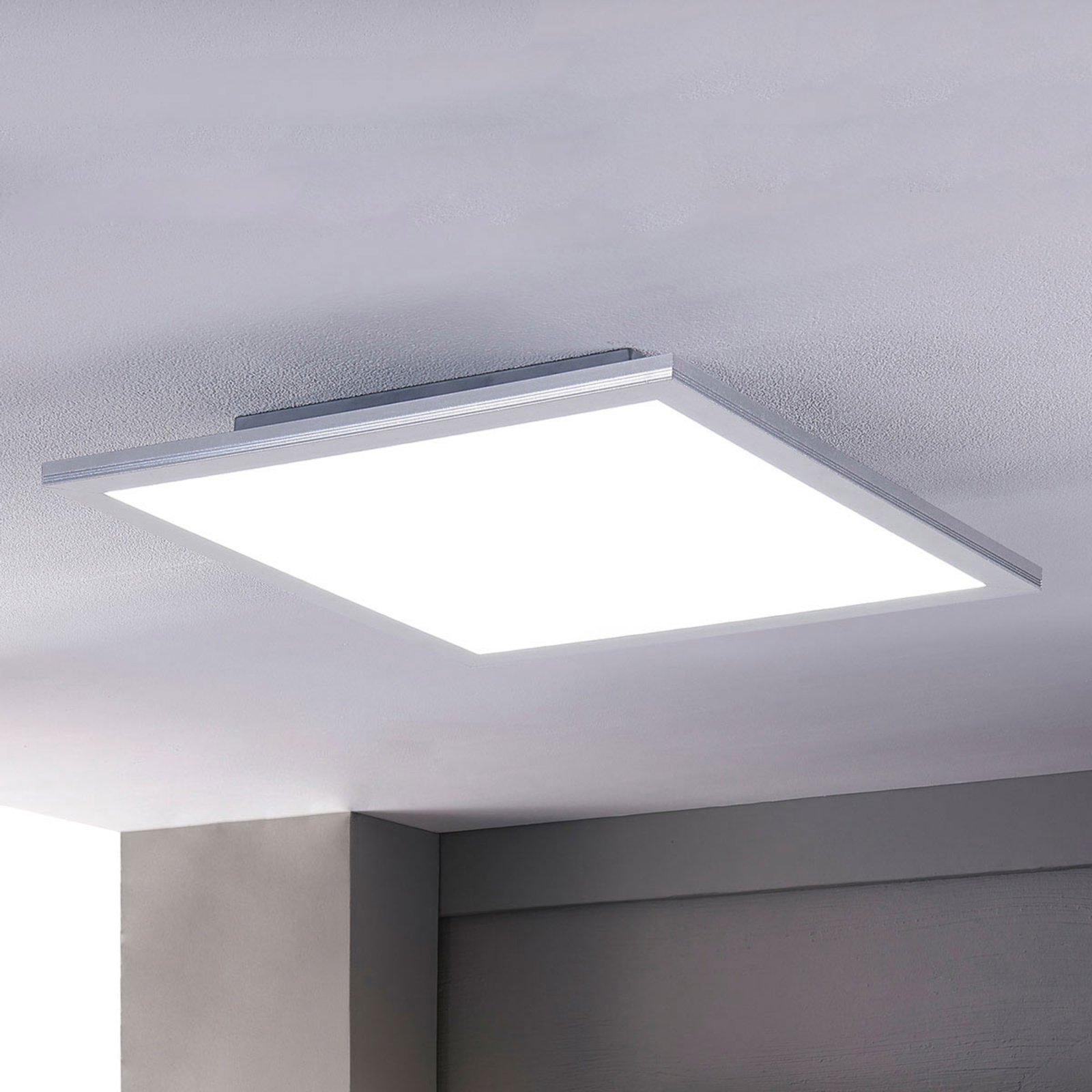 Livel LED Deckenleuchte CCT 62x62 White/Silver - Lindby