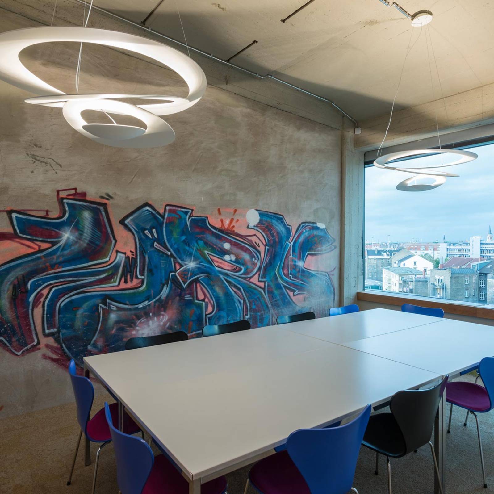 Designerska lampa wisząca LED Pirce Micro biała