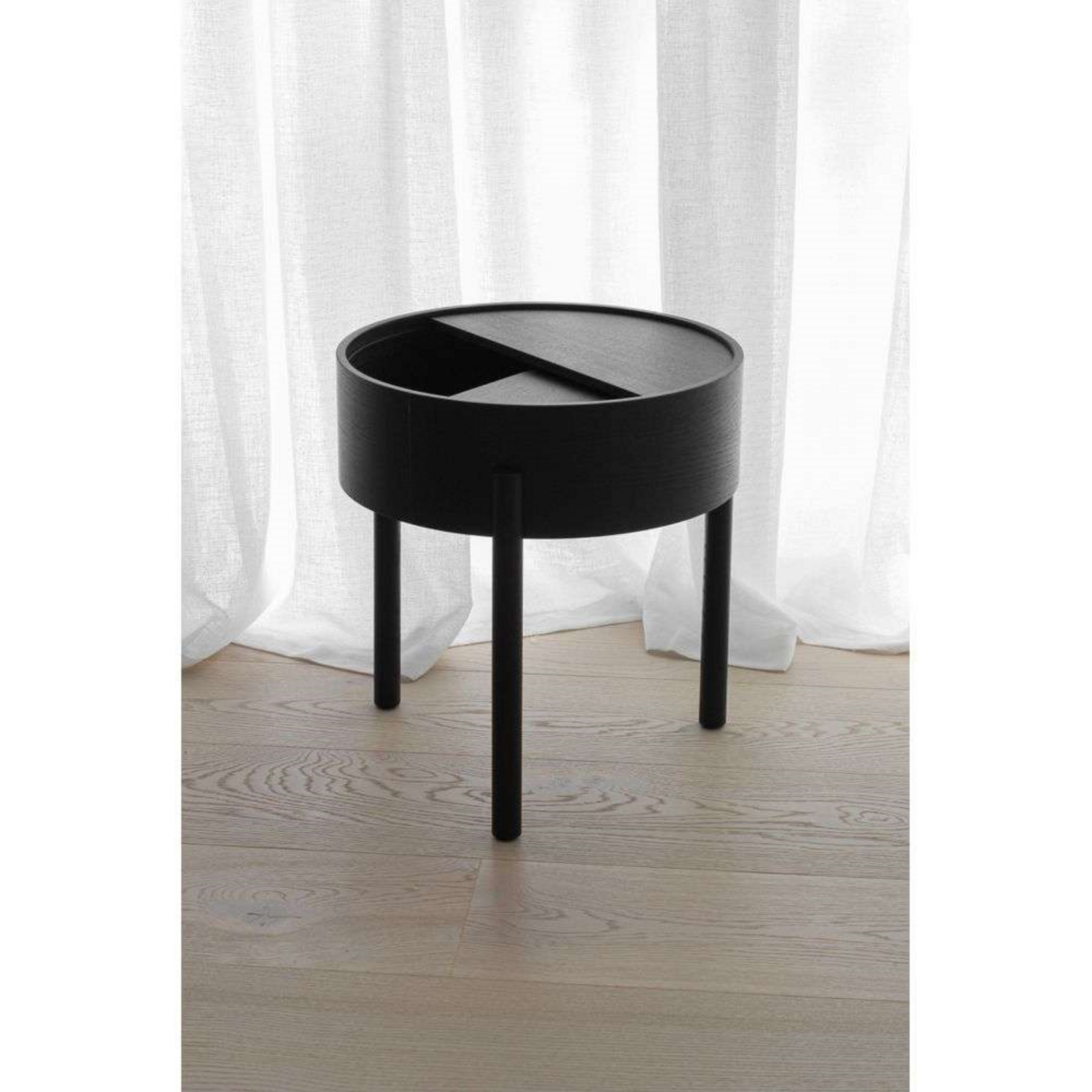 Arc Side Table Black Ash - Woud