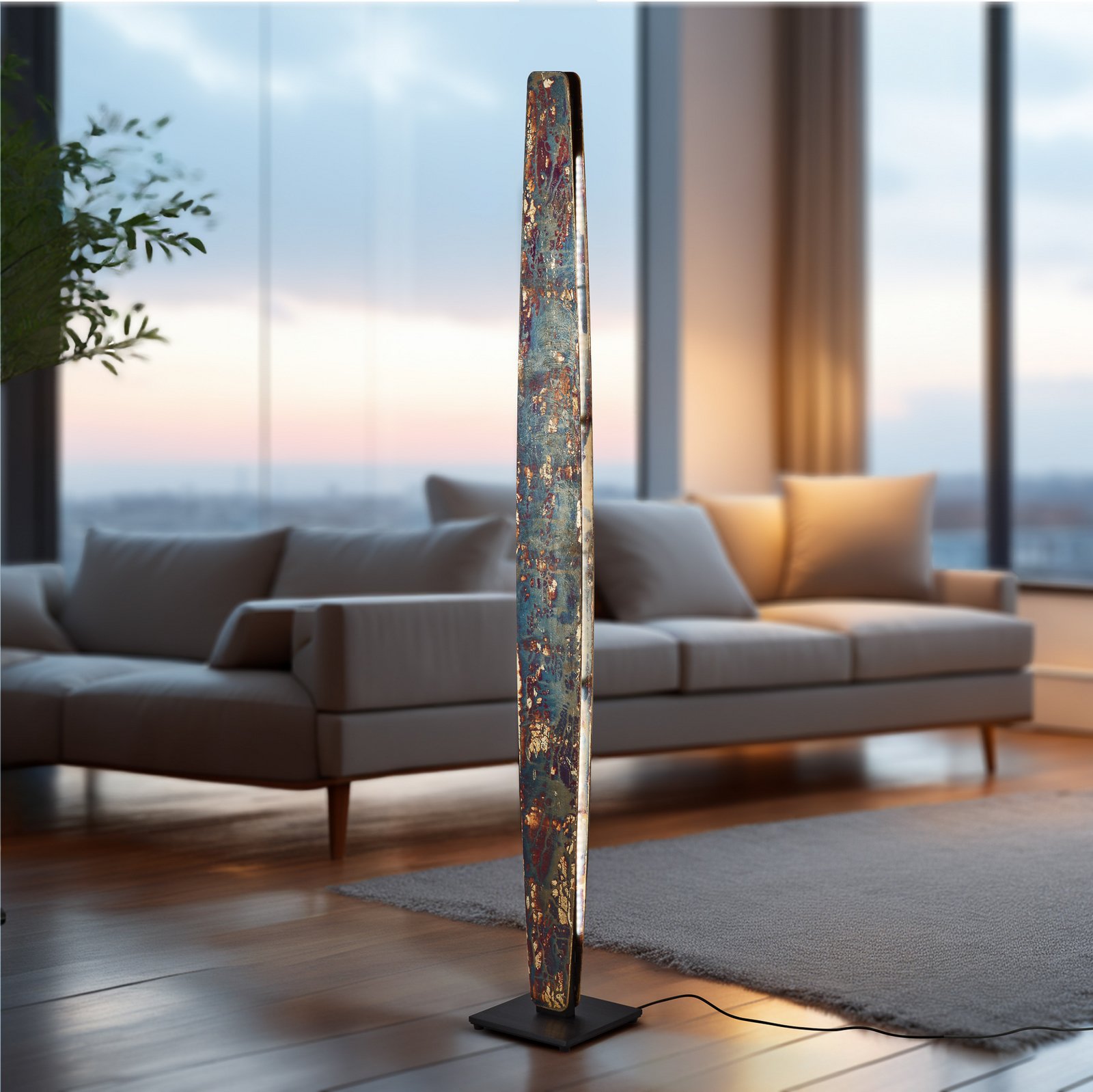 Quitani LED floor lamp Persida, impact metal, gold-coloured