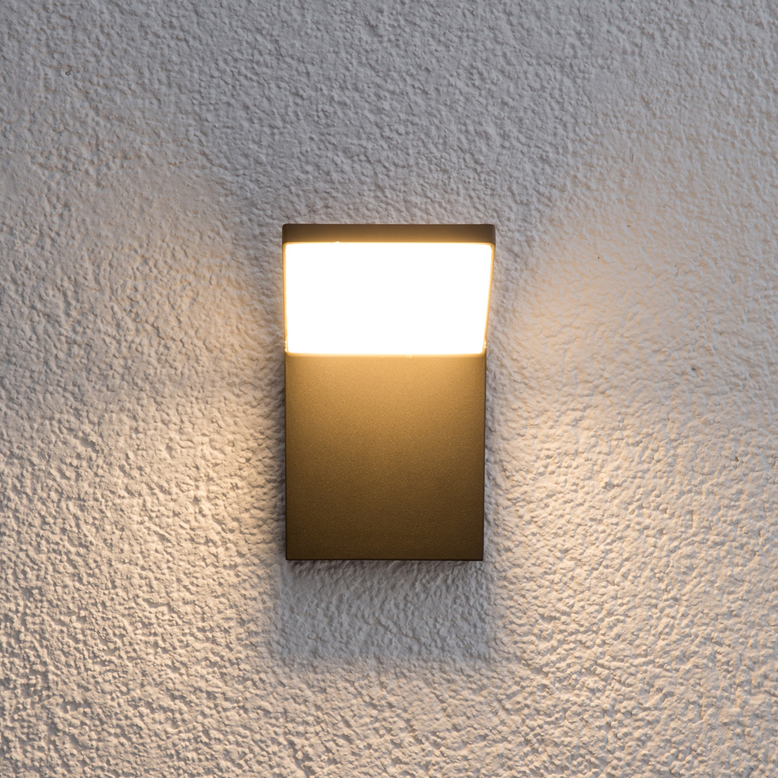 Nevio – vonkajšie nástenné LED svietidlo