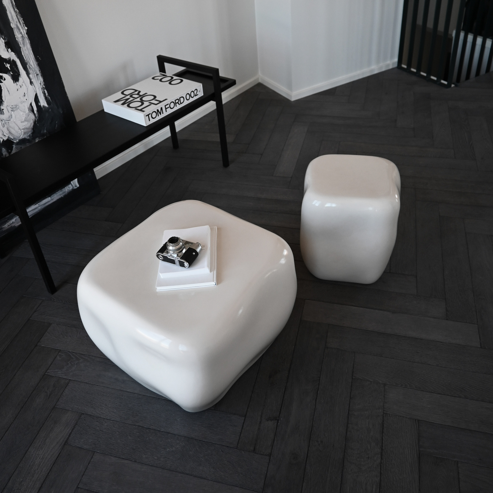 Stolik pomocniczy Ishi, biały, szerokość 31 cm, szkło – 101 Copenhagen